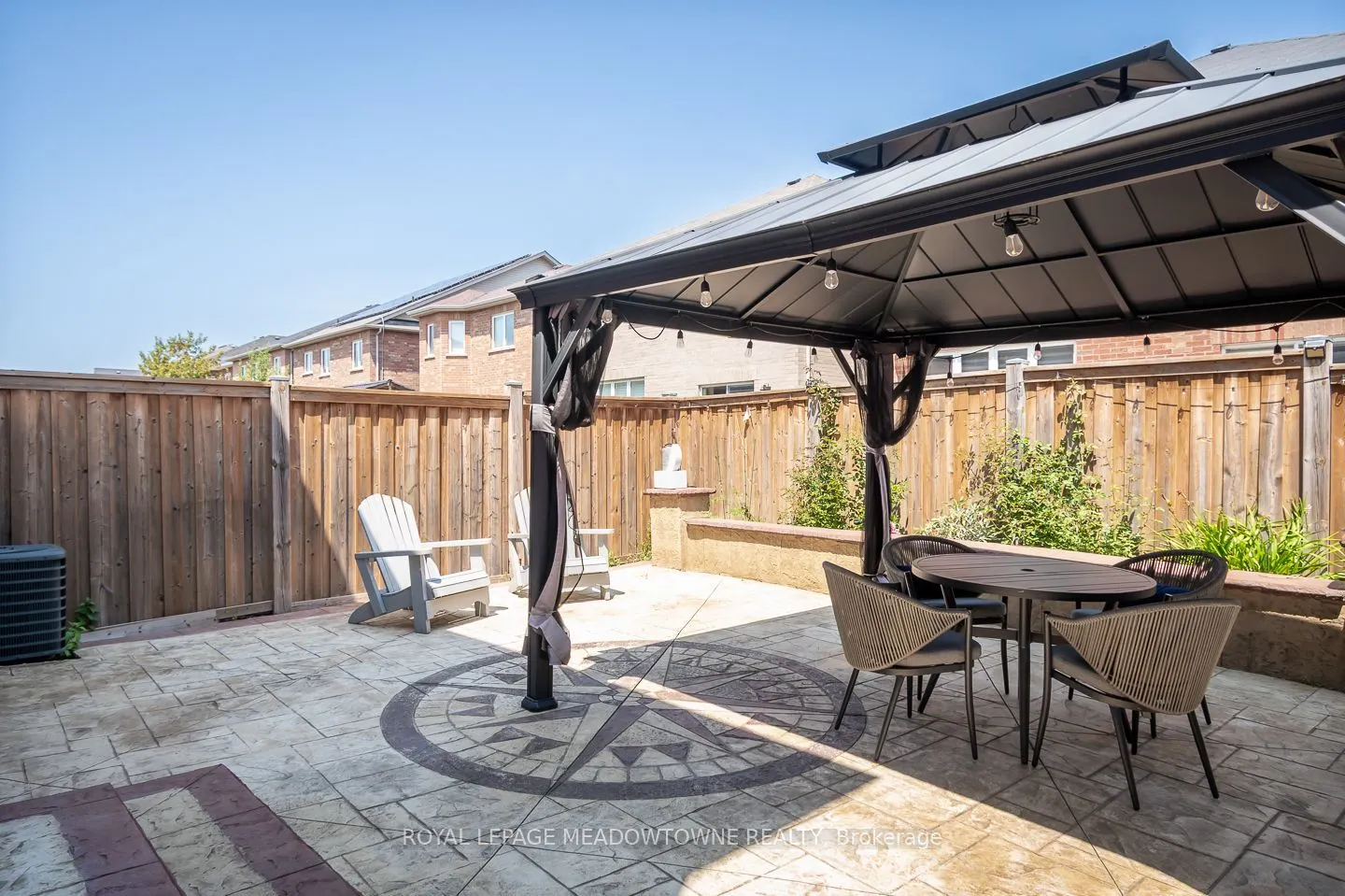 1079 Job Crescent