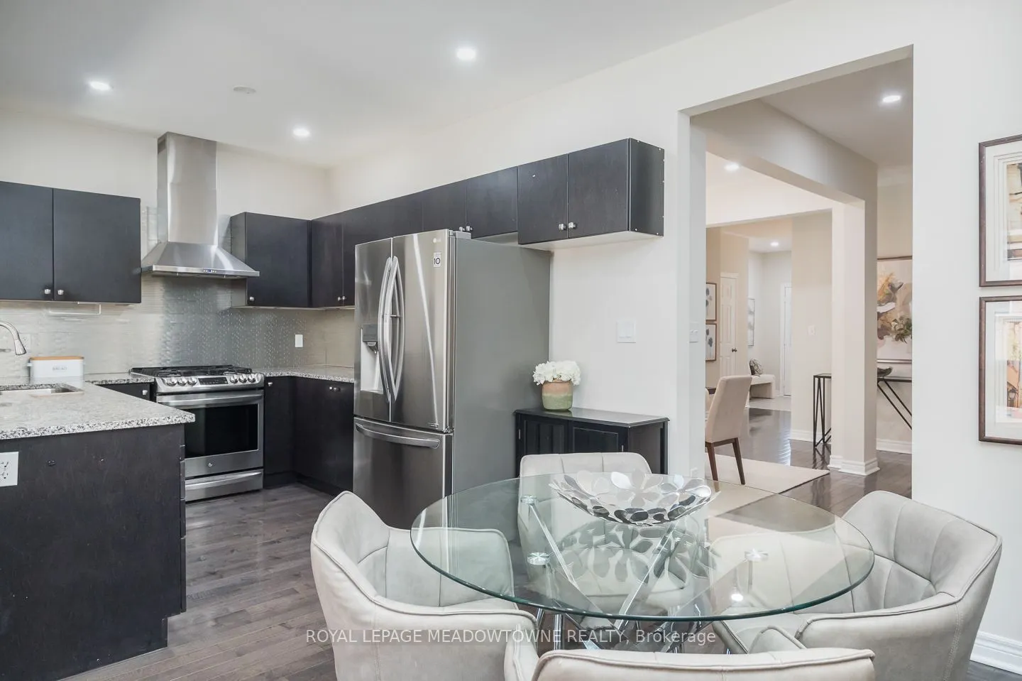 1079 Job Crescent