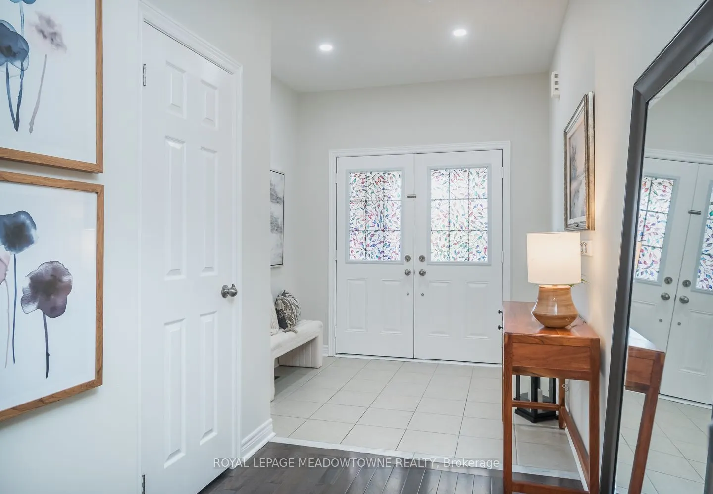 1079 Job Crescent