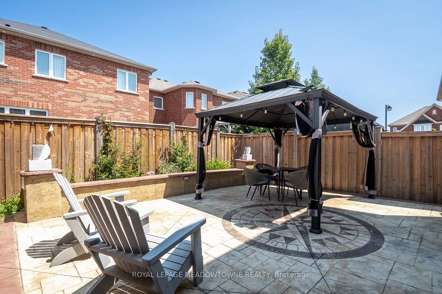 1079 Job Crescent