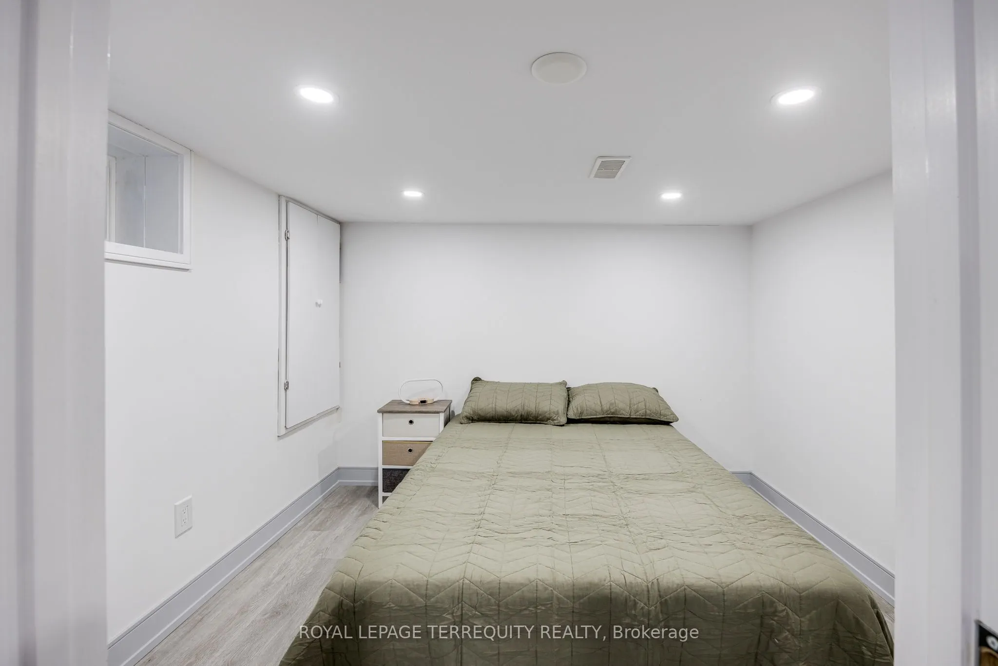 668 Indian Road #Bsmt
