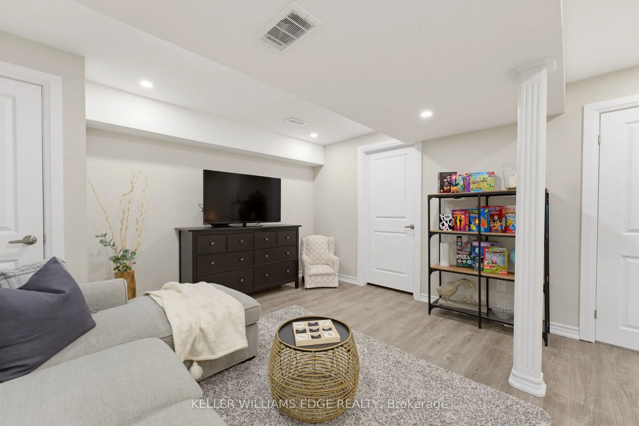 739 Banks Crescent