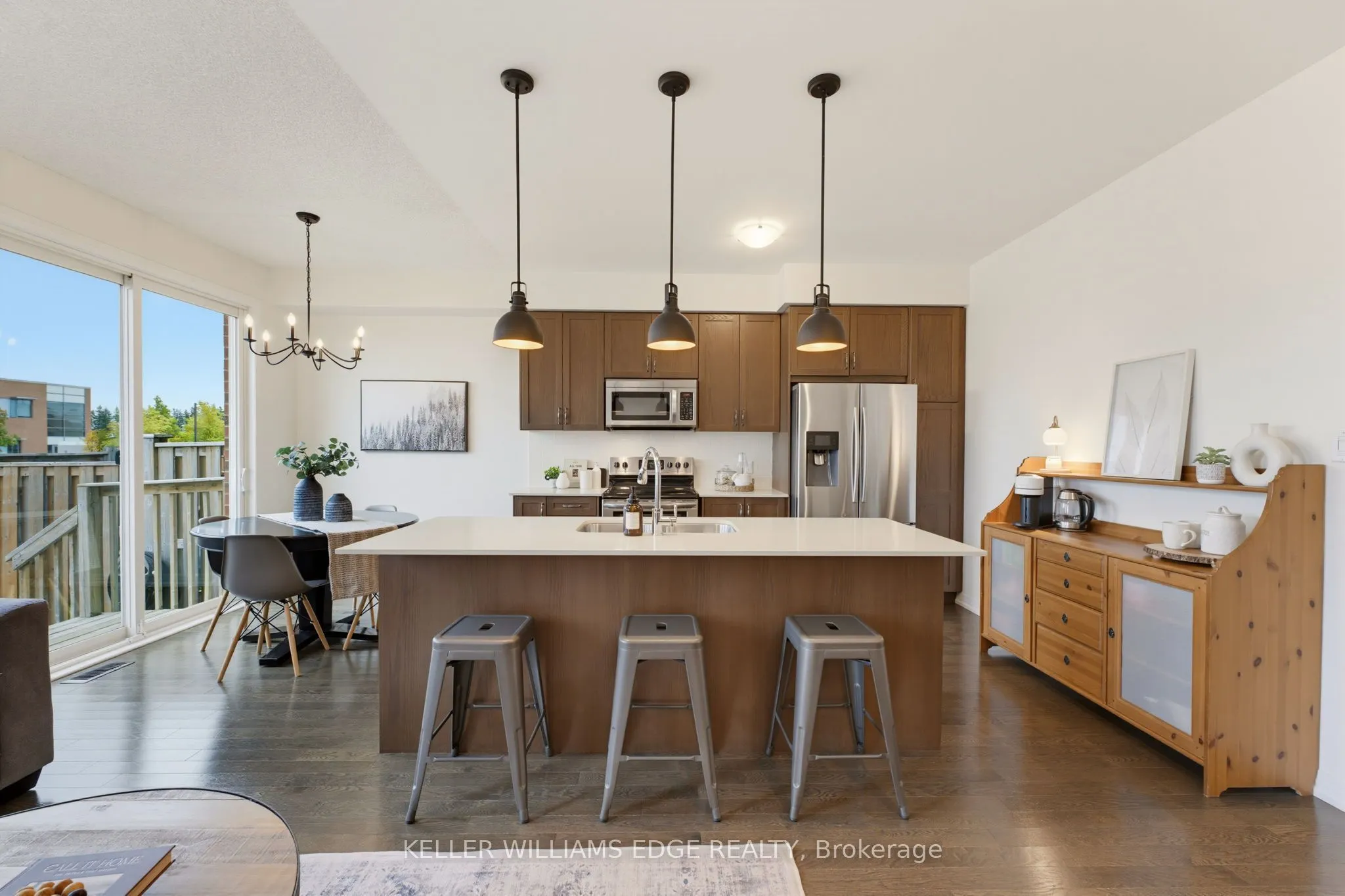 739 Banks Crescent