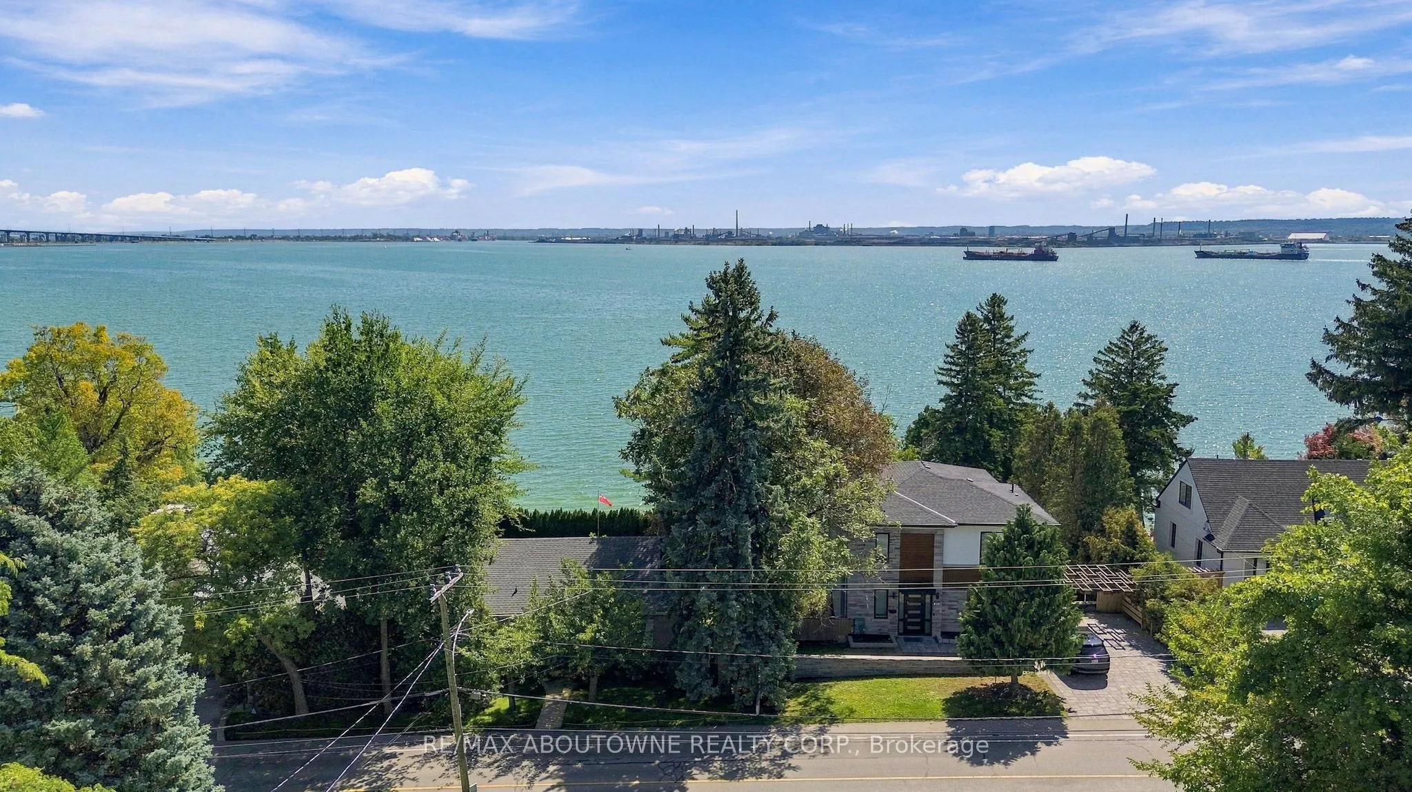 293 North Shore Boulevard E