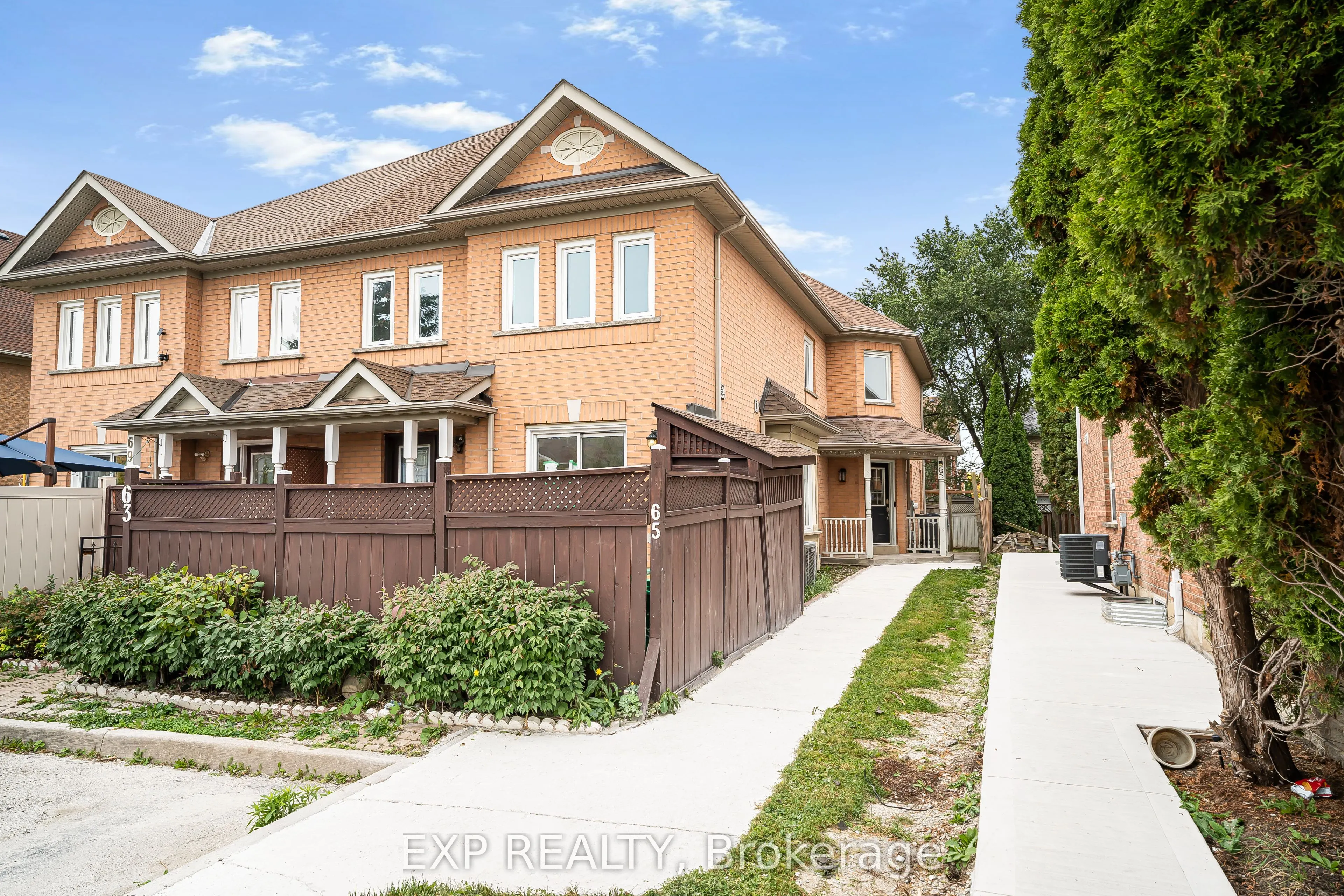 65 Pressed Brick Drive