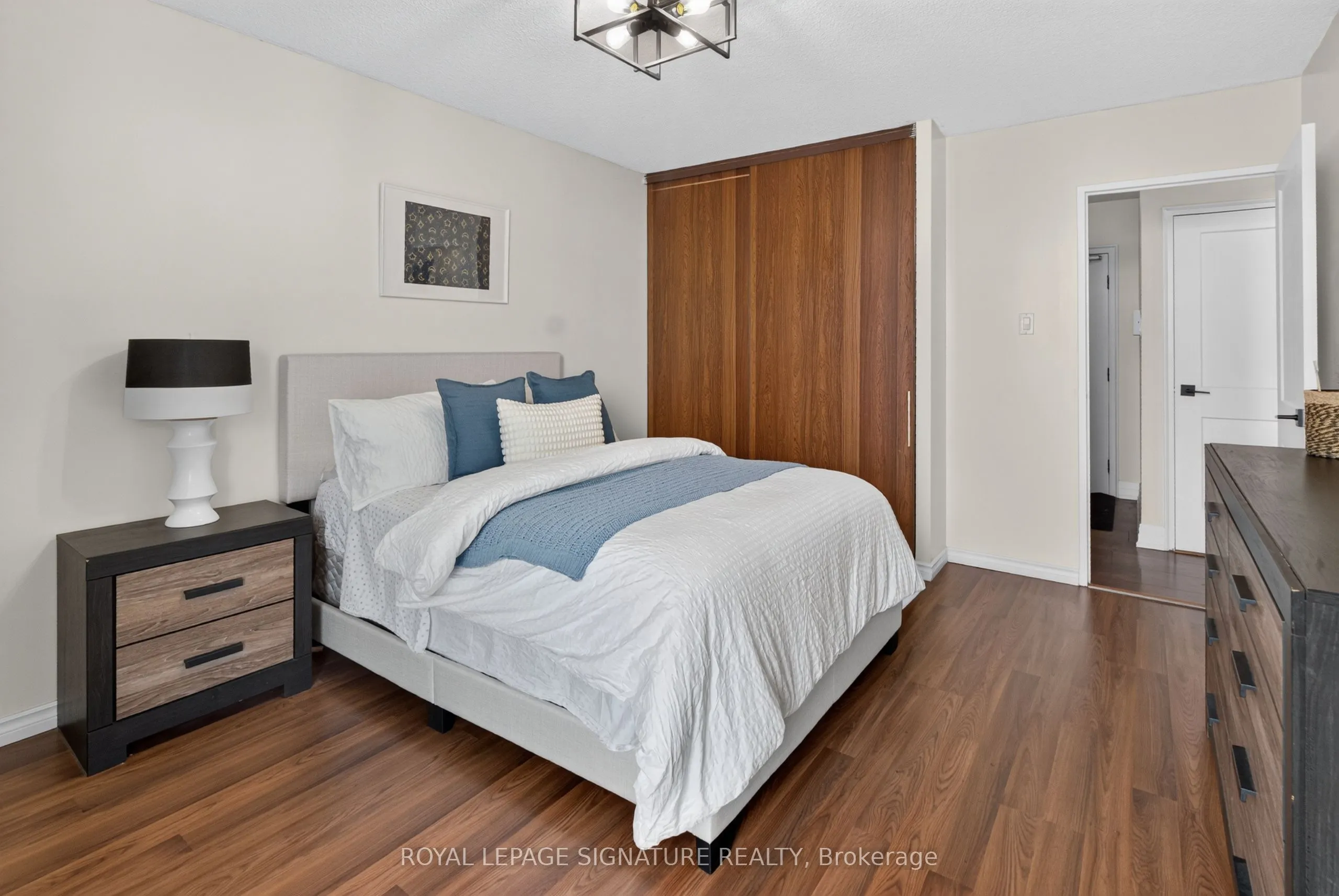 25 Kensington Road #1908