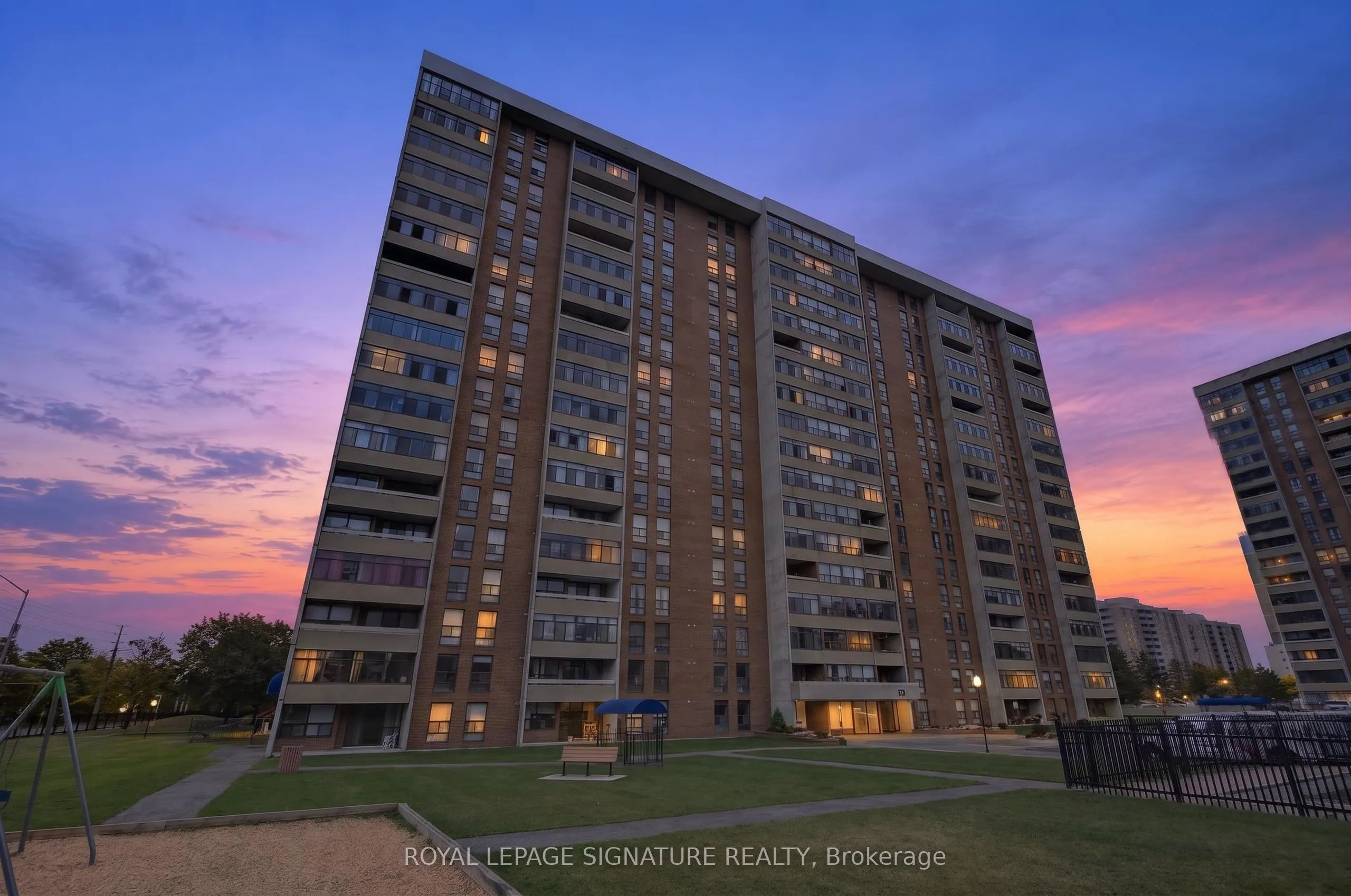 25 Kensington Road #1908