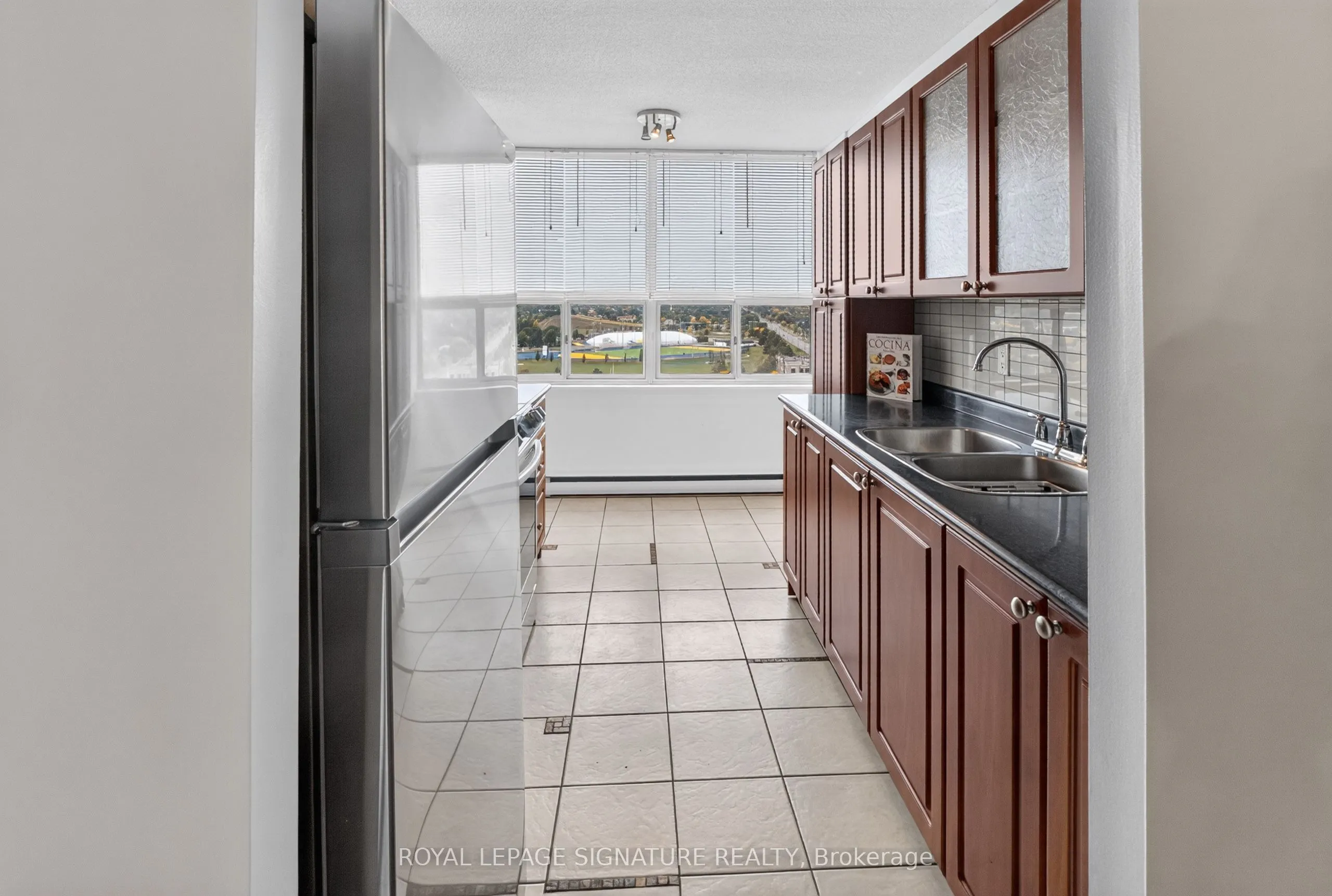 25 Kensington Road #1908