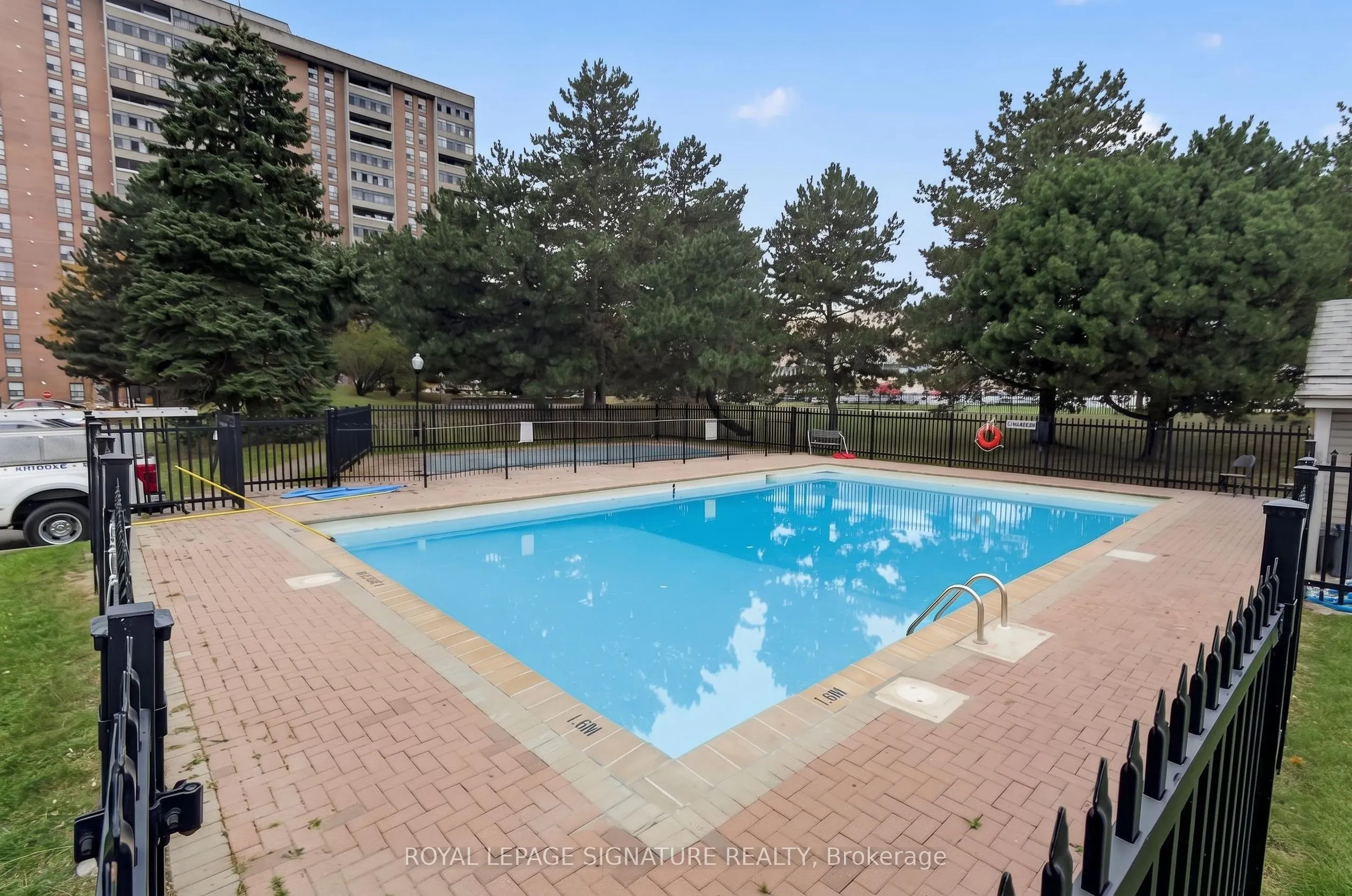 25 Kensington Road #1908