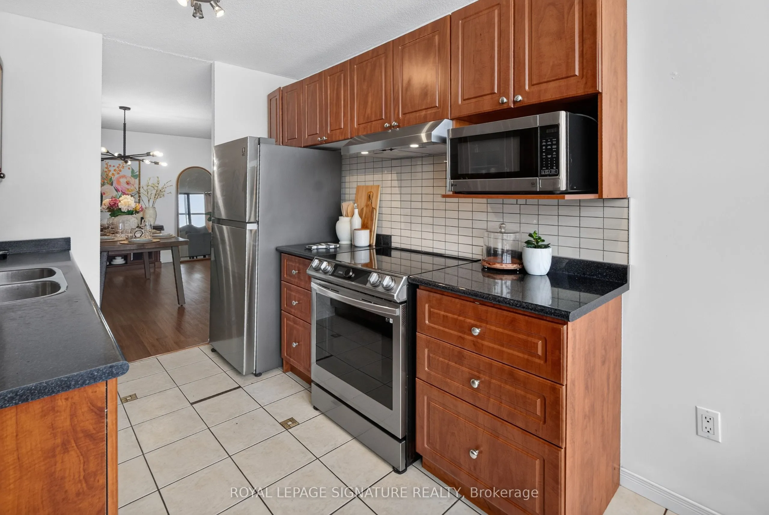 25 Kensington Road #1908