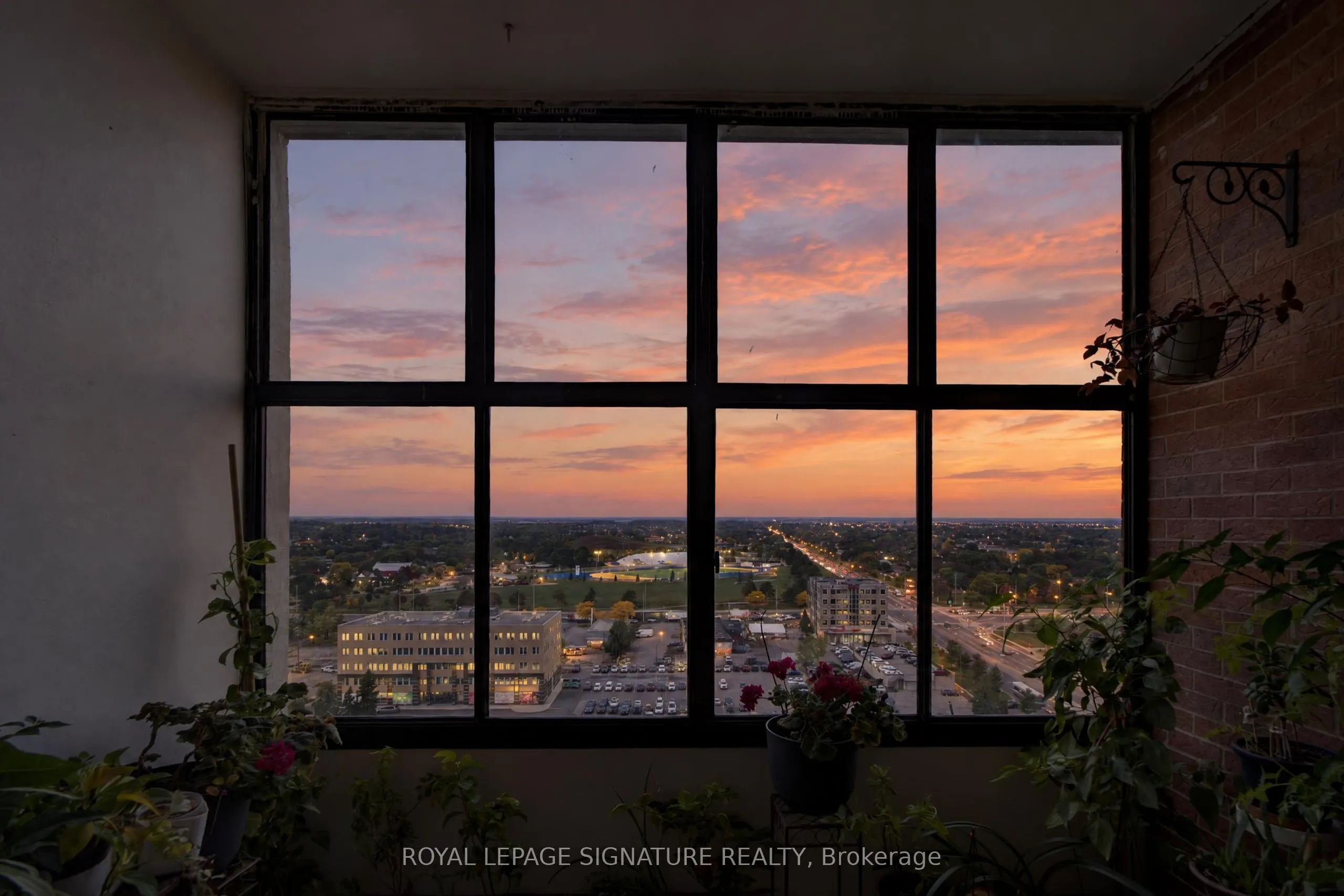 25 Kensington Road #1908
