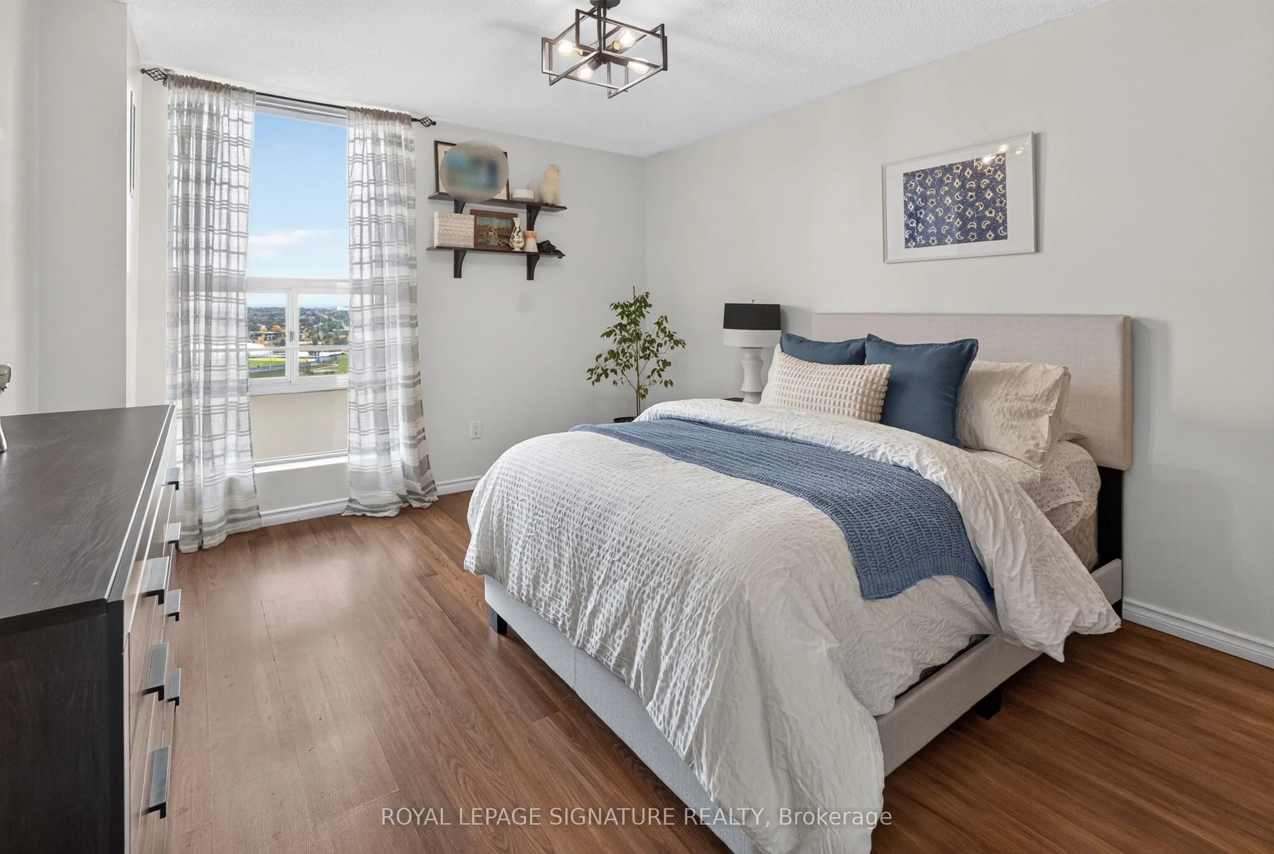 25 Kensington Road #1908