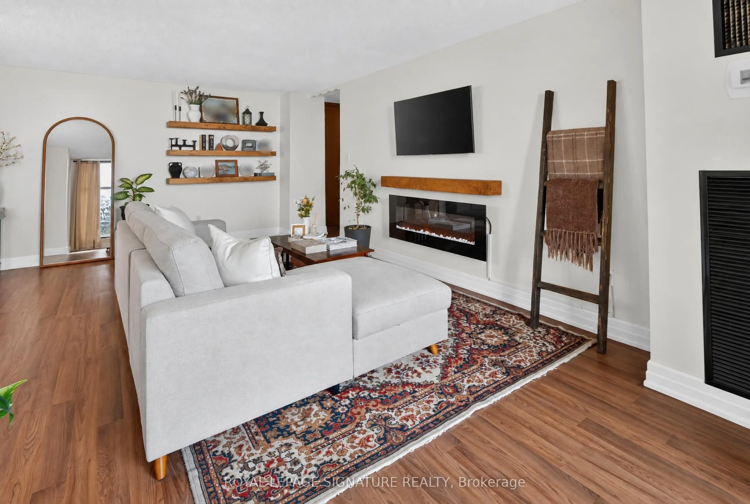 25 Kensington Road #1908