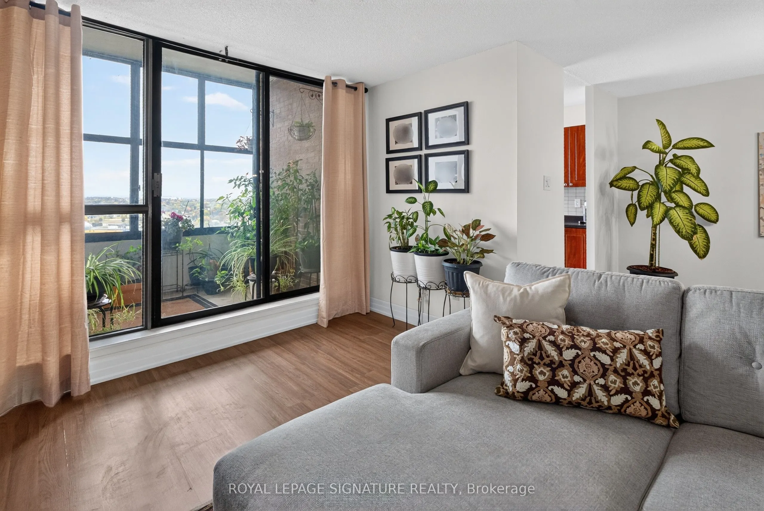 25 Kensington Road #1908