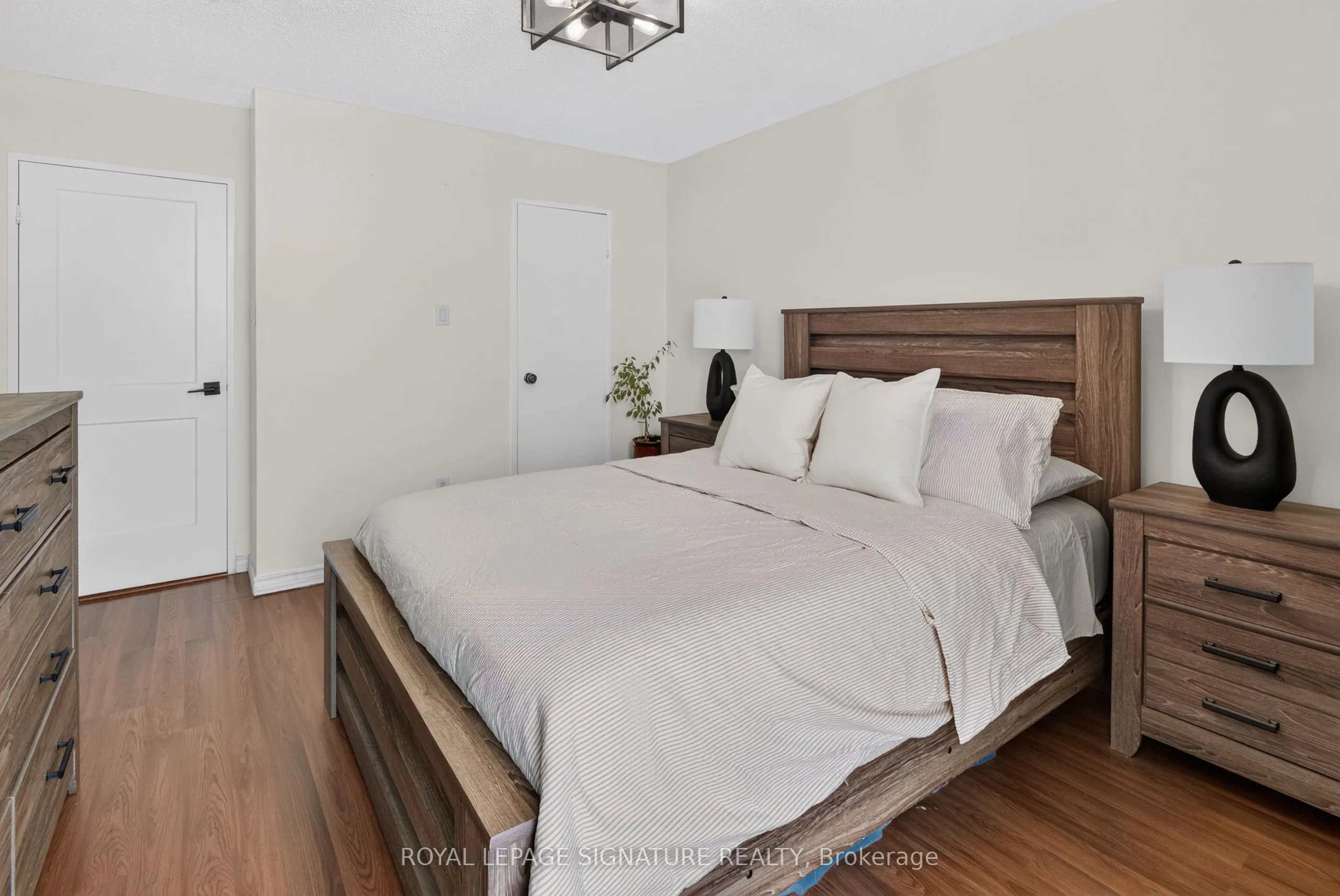 25 Kensington Road #1908