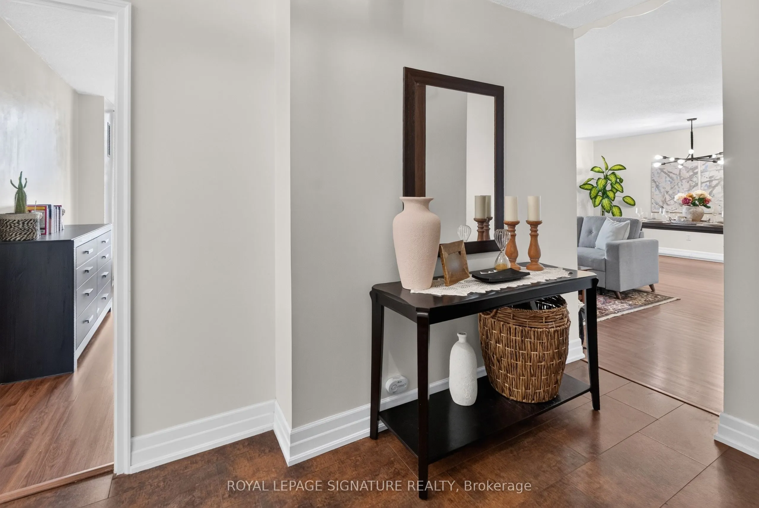 25 Kensington Road #1908