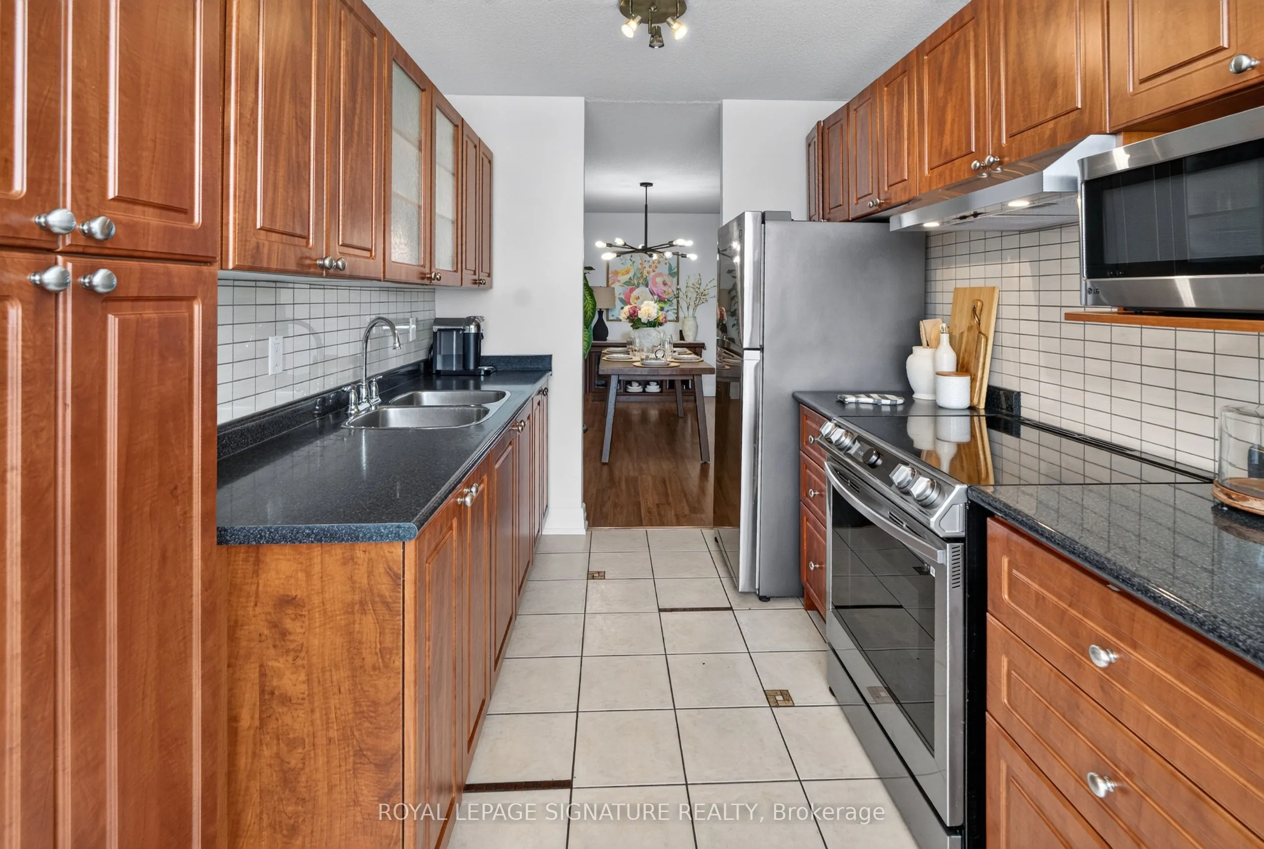 25 Kensington Road #1908
