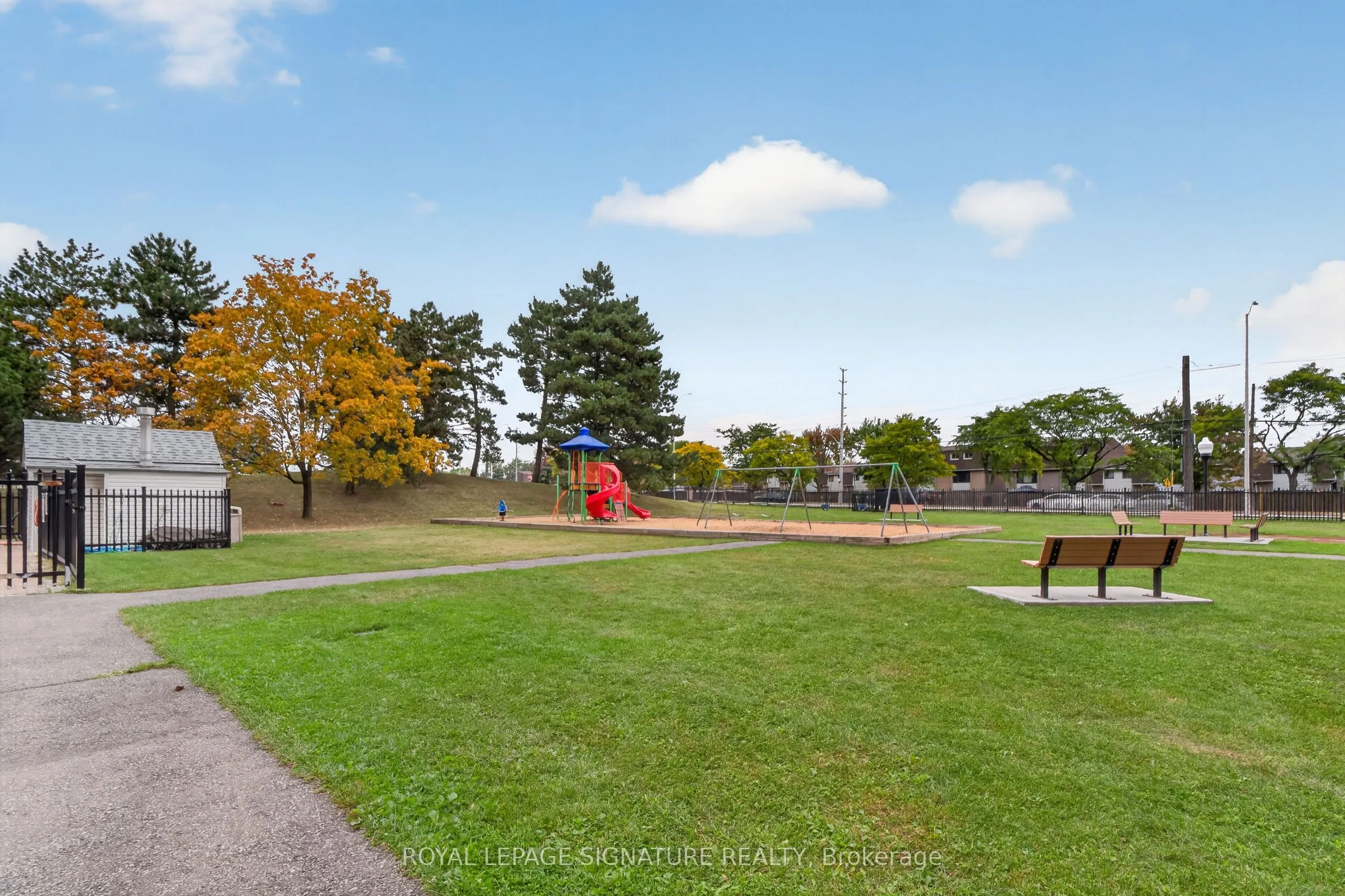 25 Kensington Road #1908