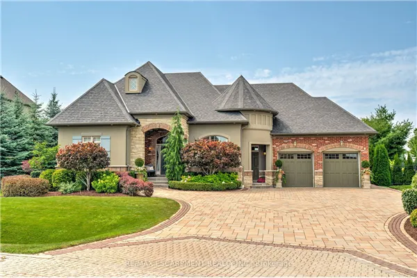 4 Holdroyd Court