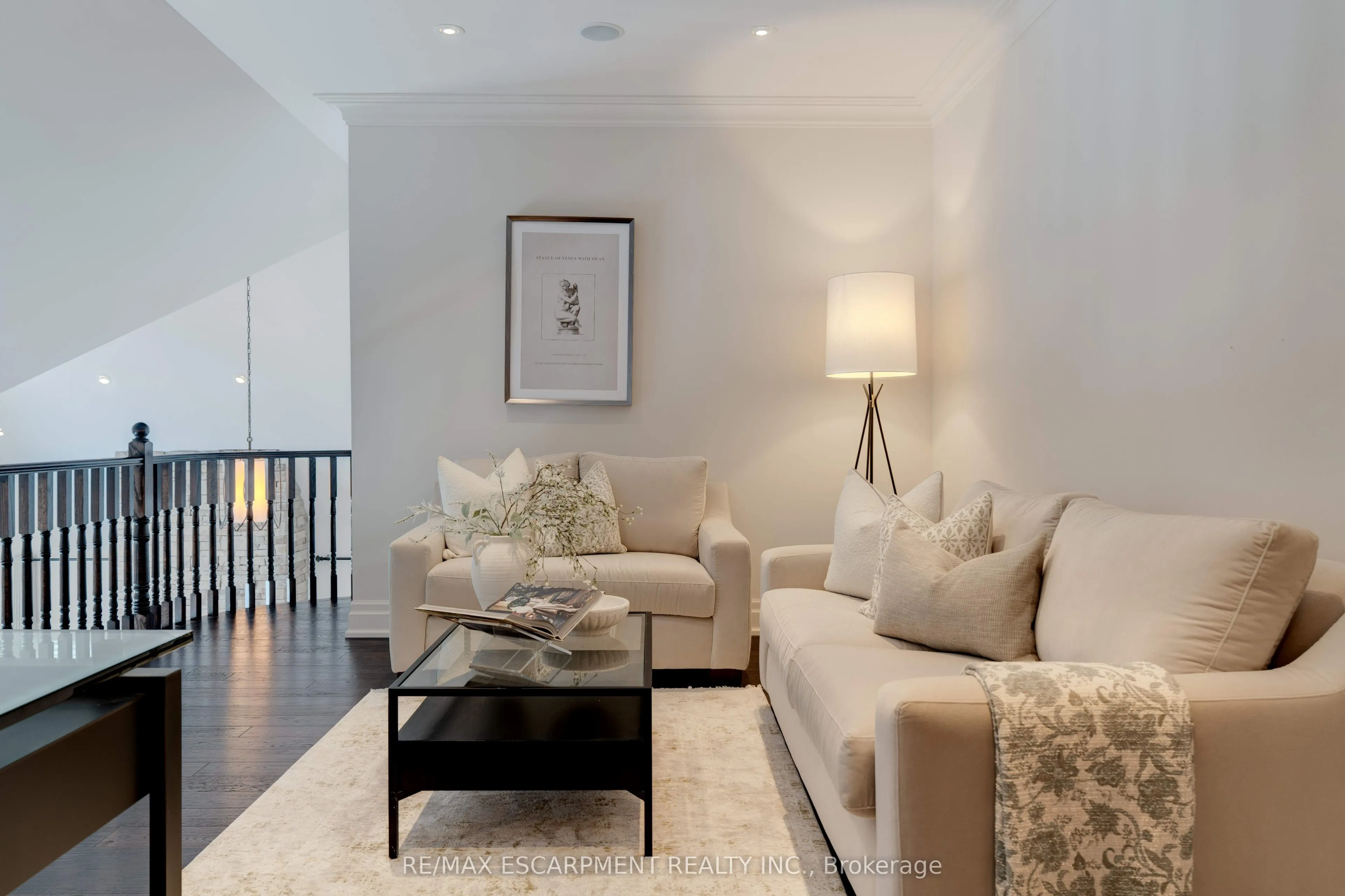 4 Holdroyd Court
