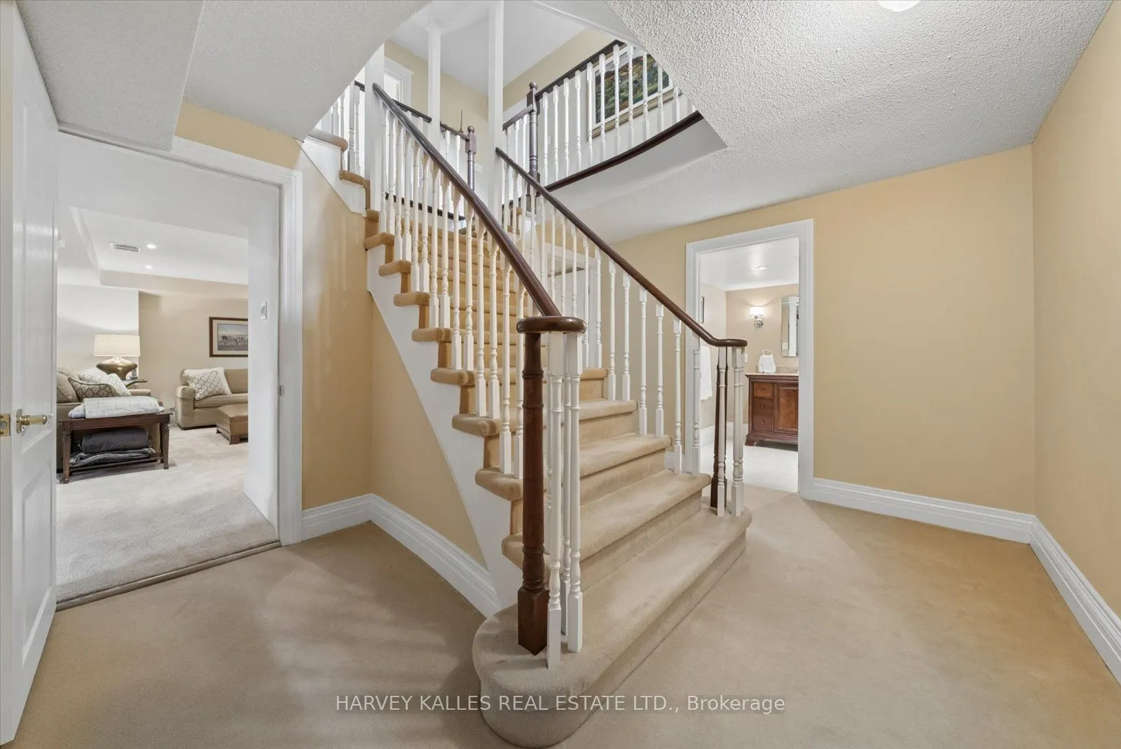 3685 St. Laurent Court