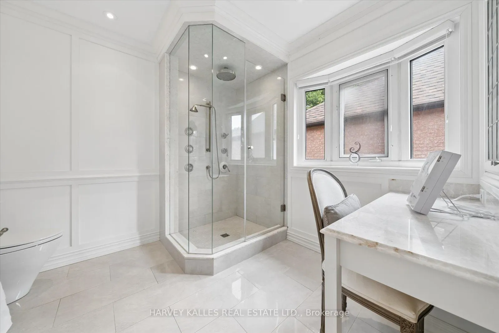 3685 St. Laurent Court