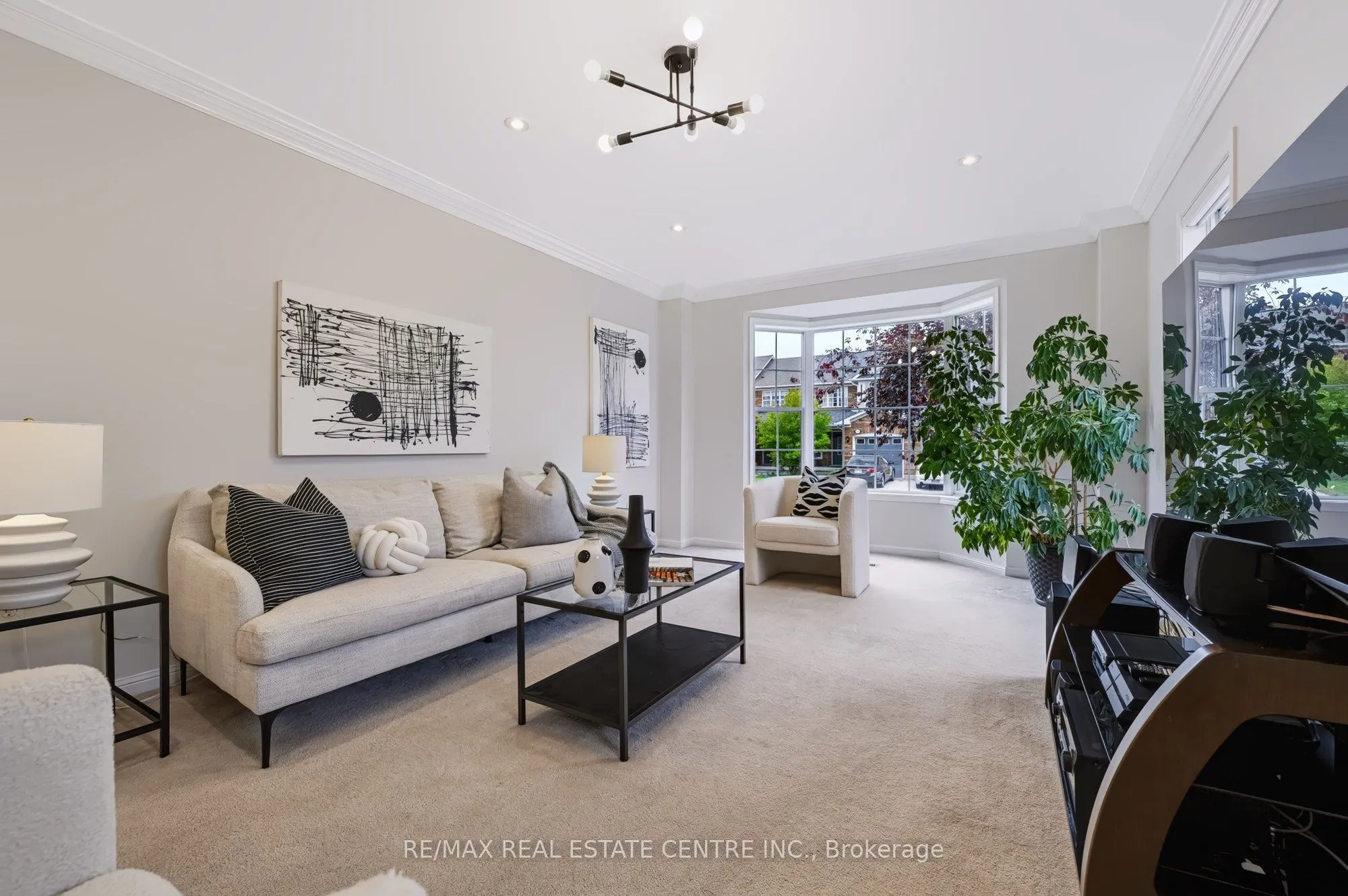 1630 Cartwright Crescent
