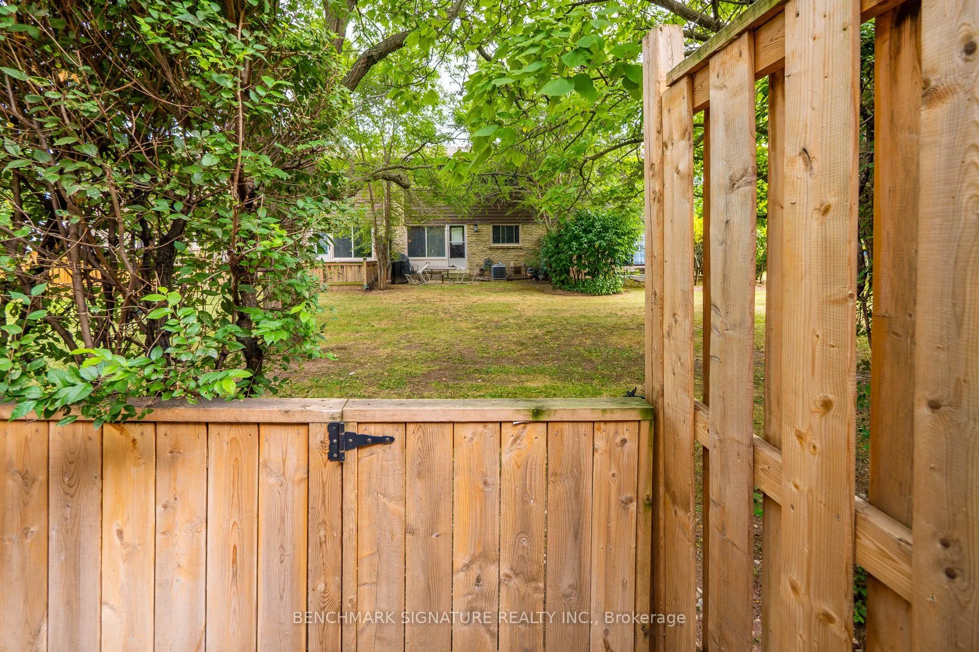 5292 Pinedale Avenue #11