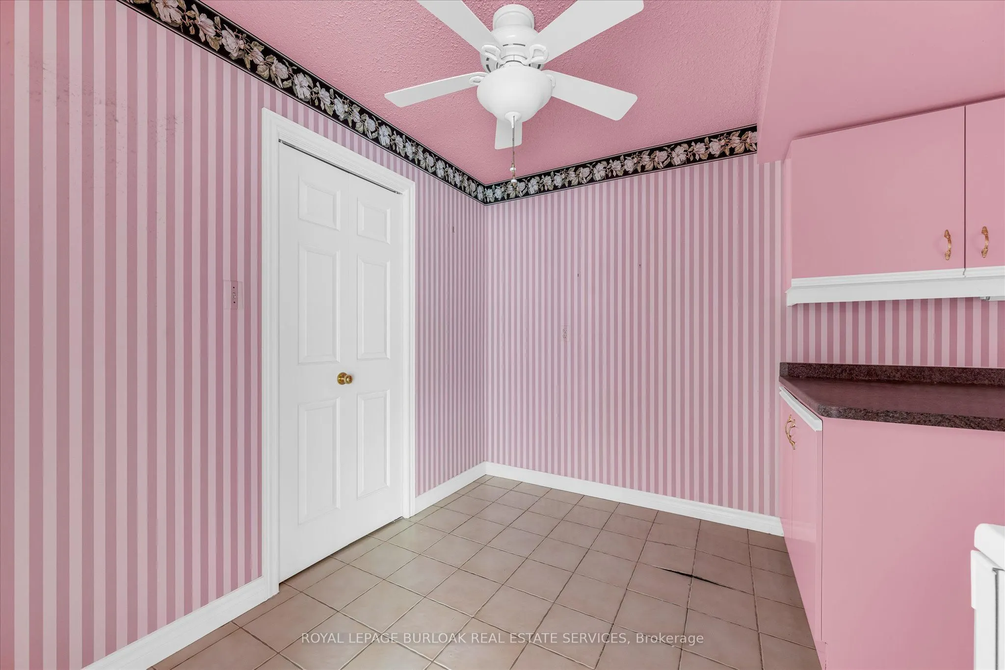 2121 Lakeshore Road #404