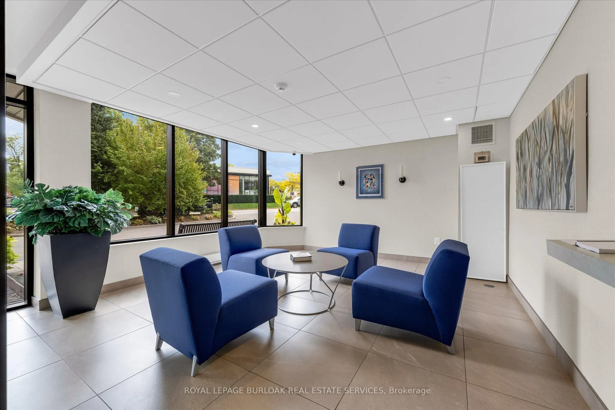 2121 Lakeshore Road #404