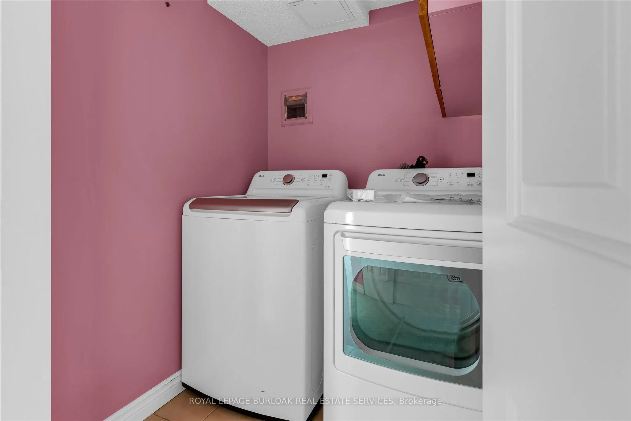 2121 Lakeshore Road #404