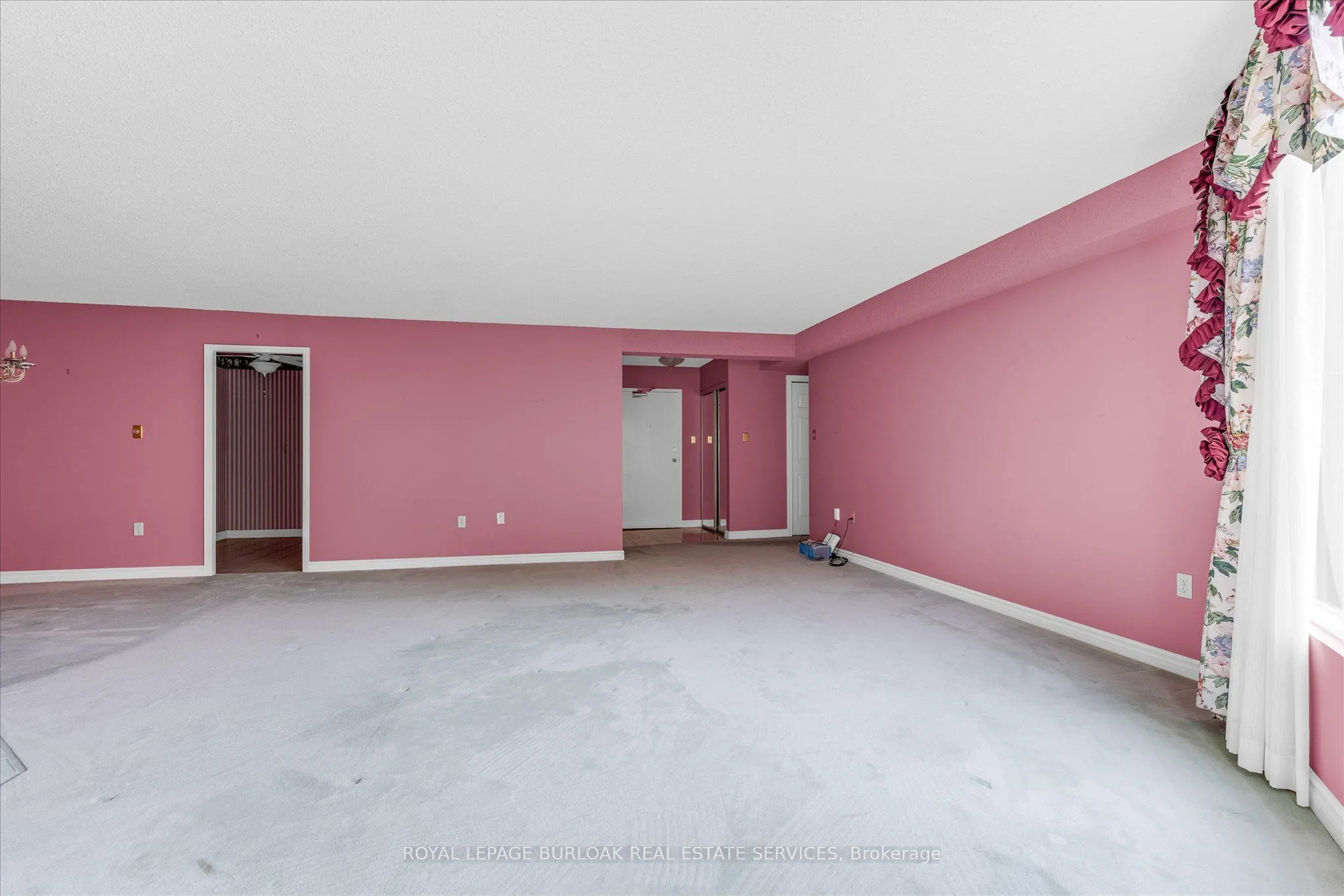 2121 Lakeshore Road #404