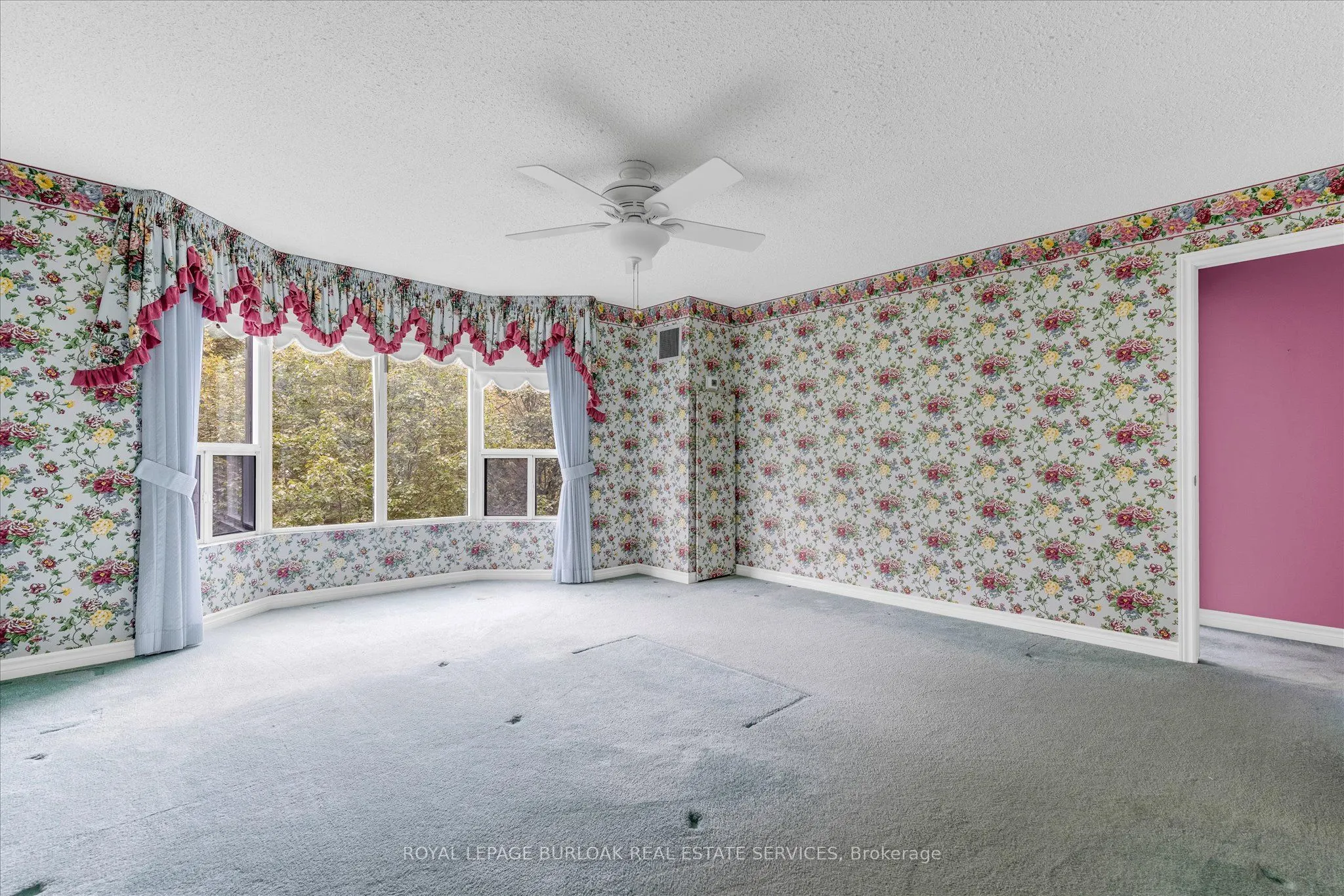 2121 Lakeshore Road #404