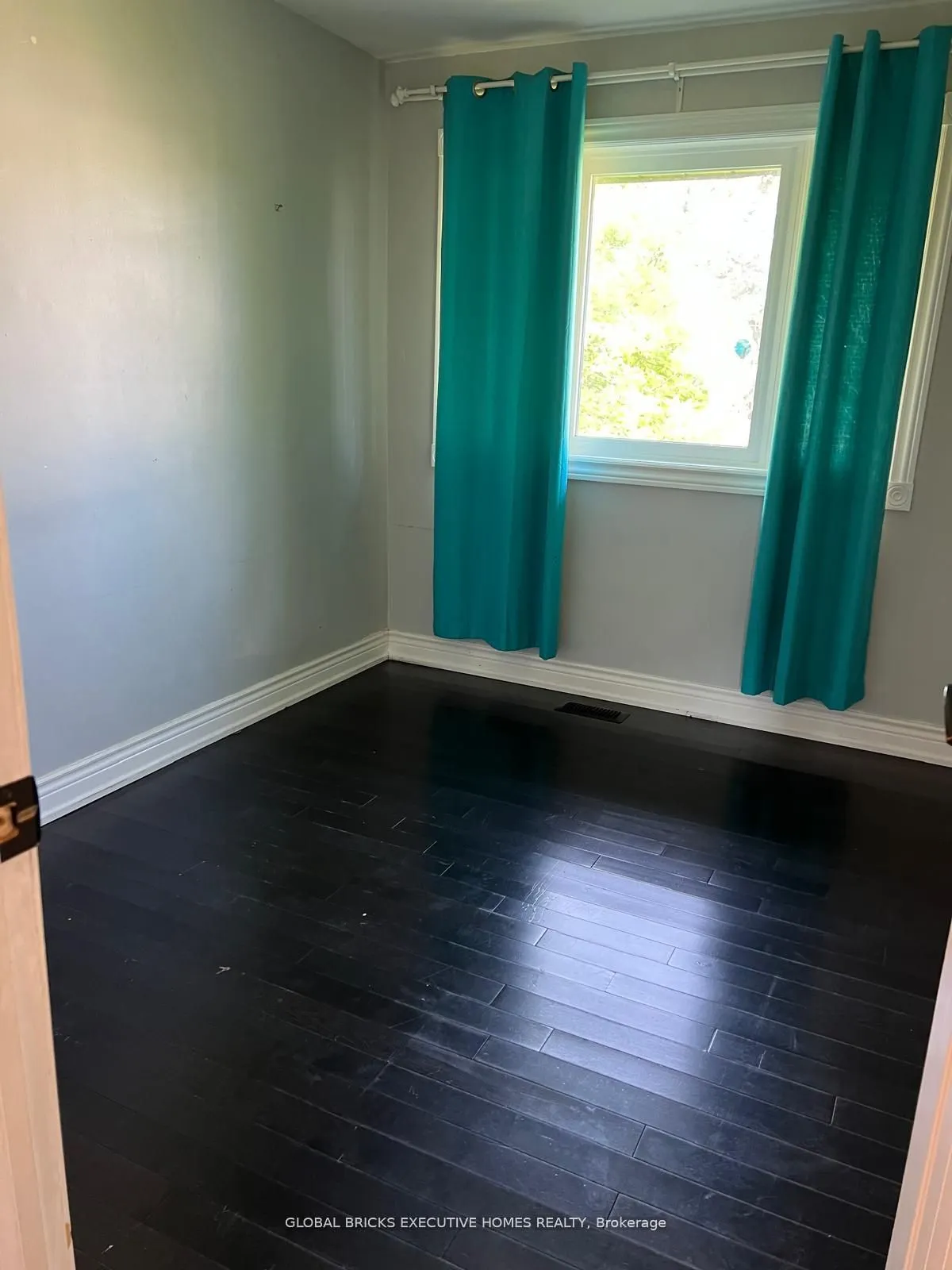 384 Ashbury Road
