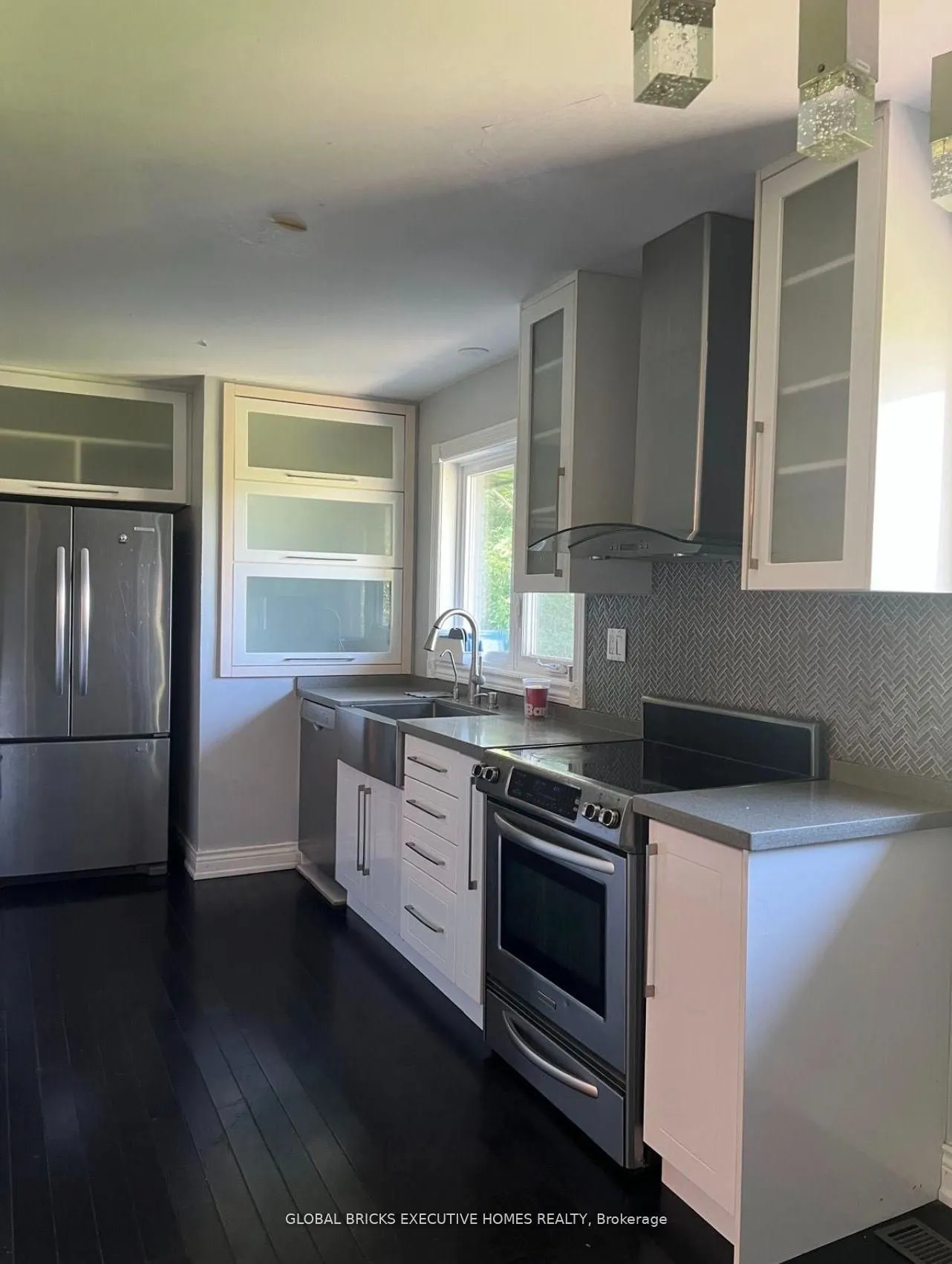 384 Ashbury Road