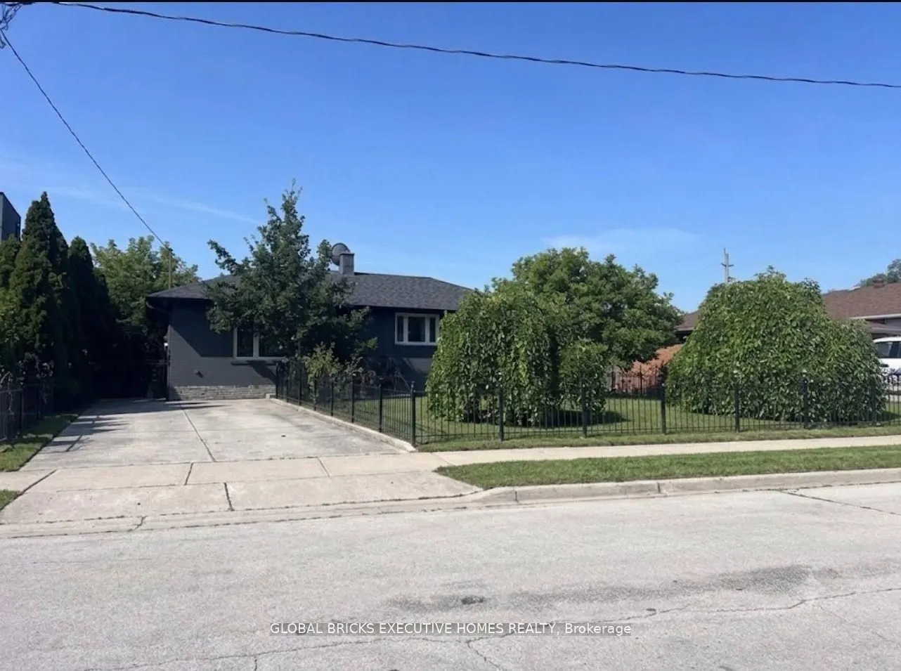 384 Ashbury Road
