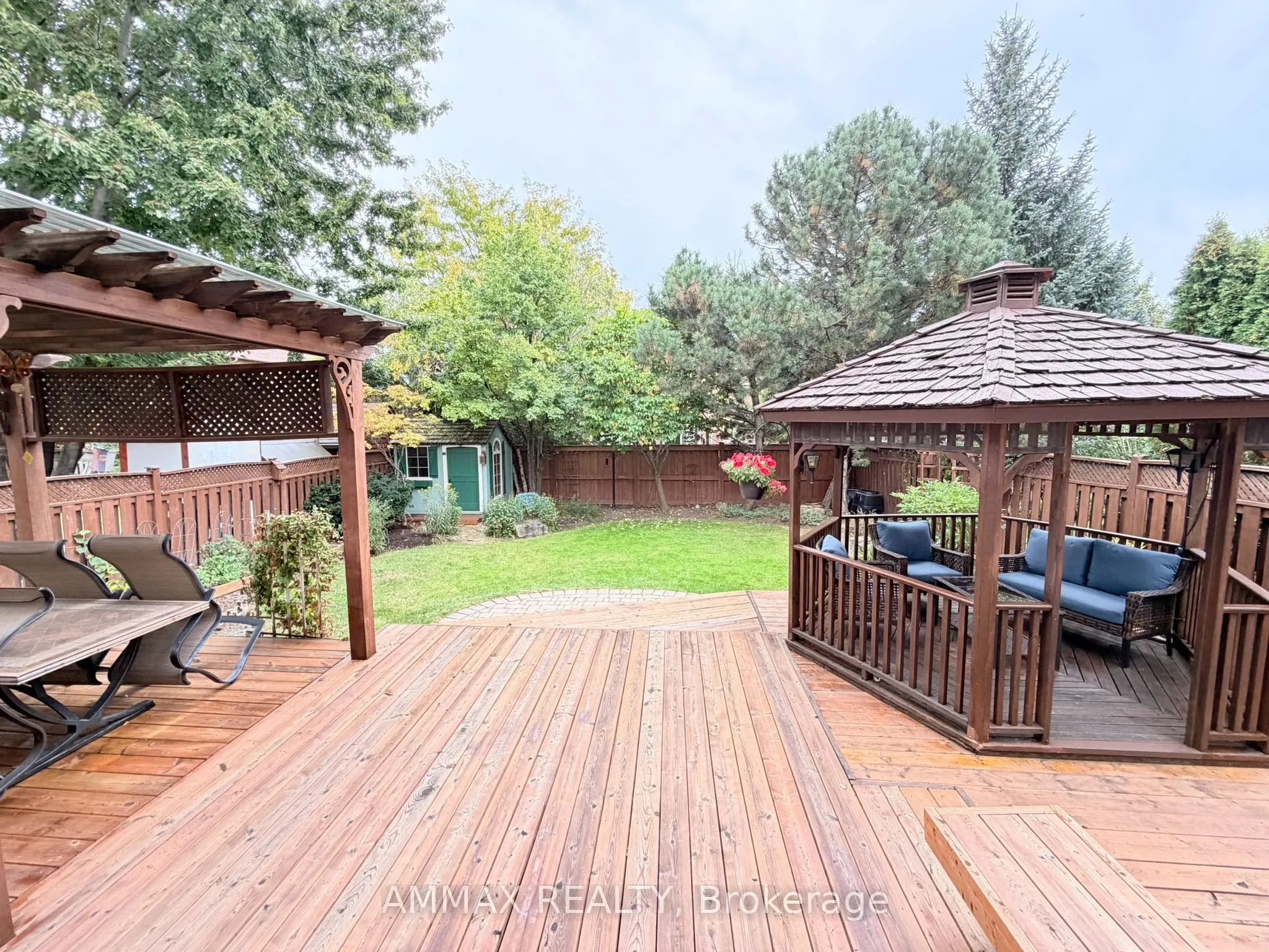 1306 Waubanoka Way