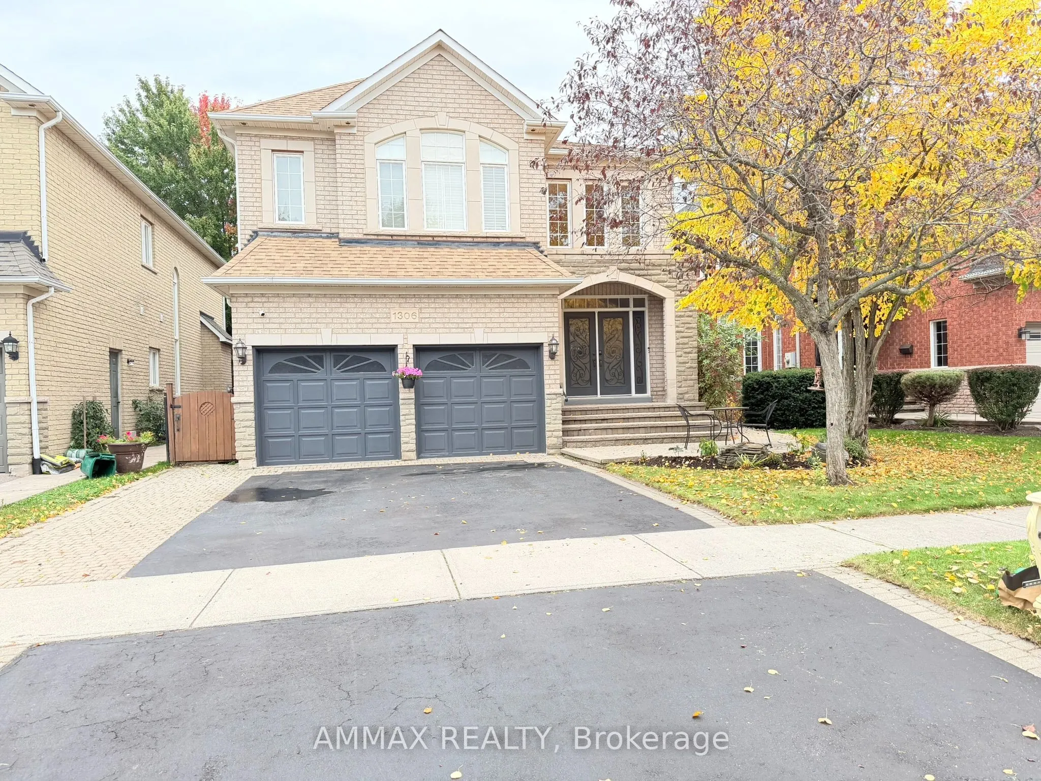 1306 Waubanoka Way
