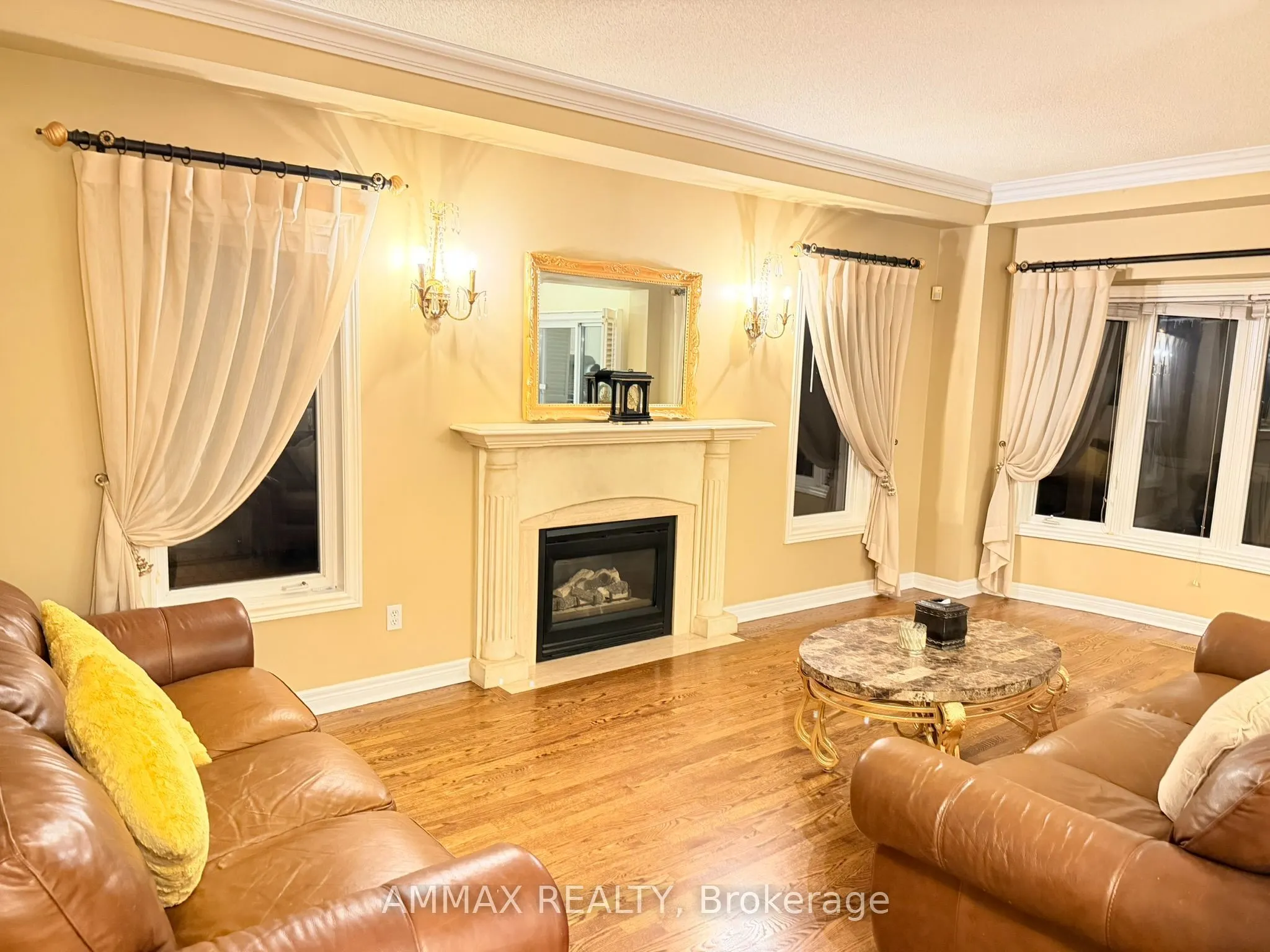 1306 Waubanoka Way