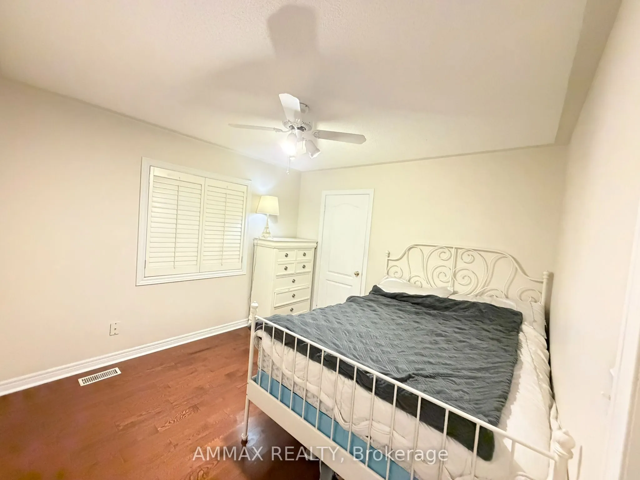 1306 Waubanoka Way