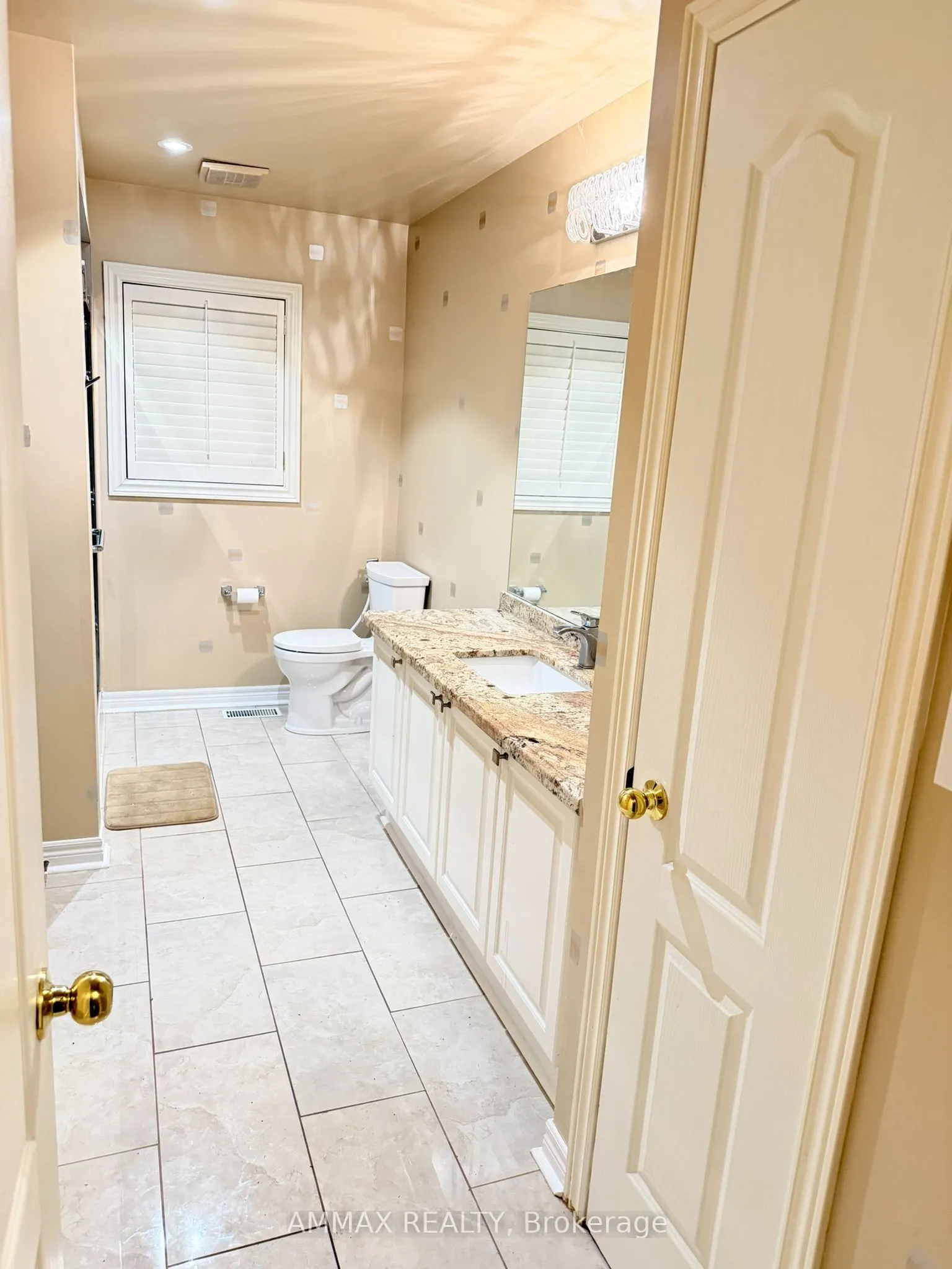 1306 Waubanoka Way
