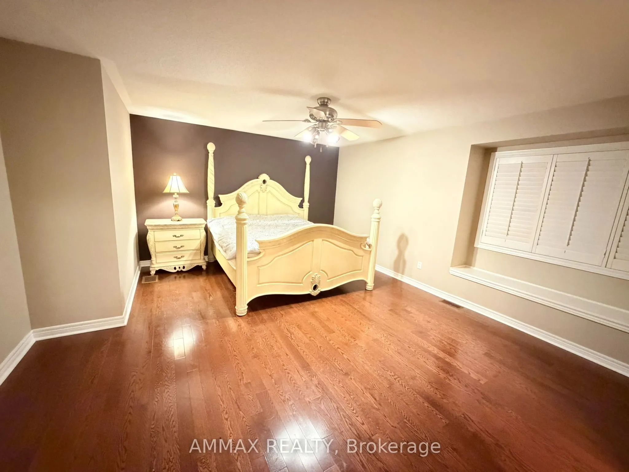 1306 Waubanoka Way
