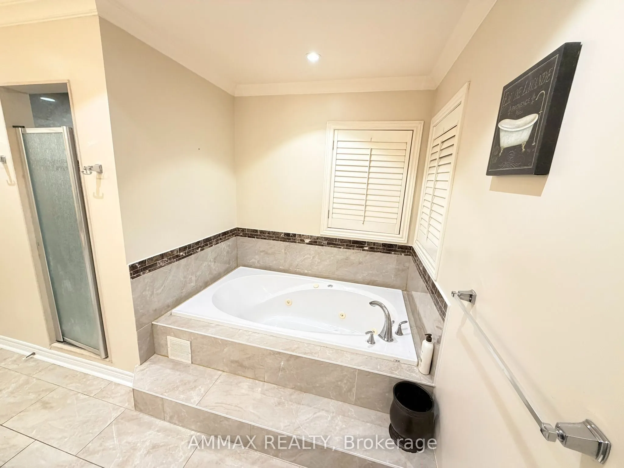 1306 Waubanoka Way