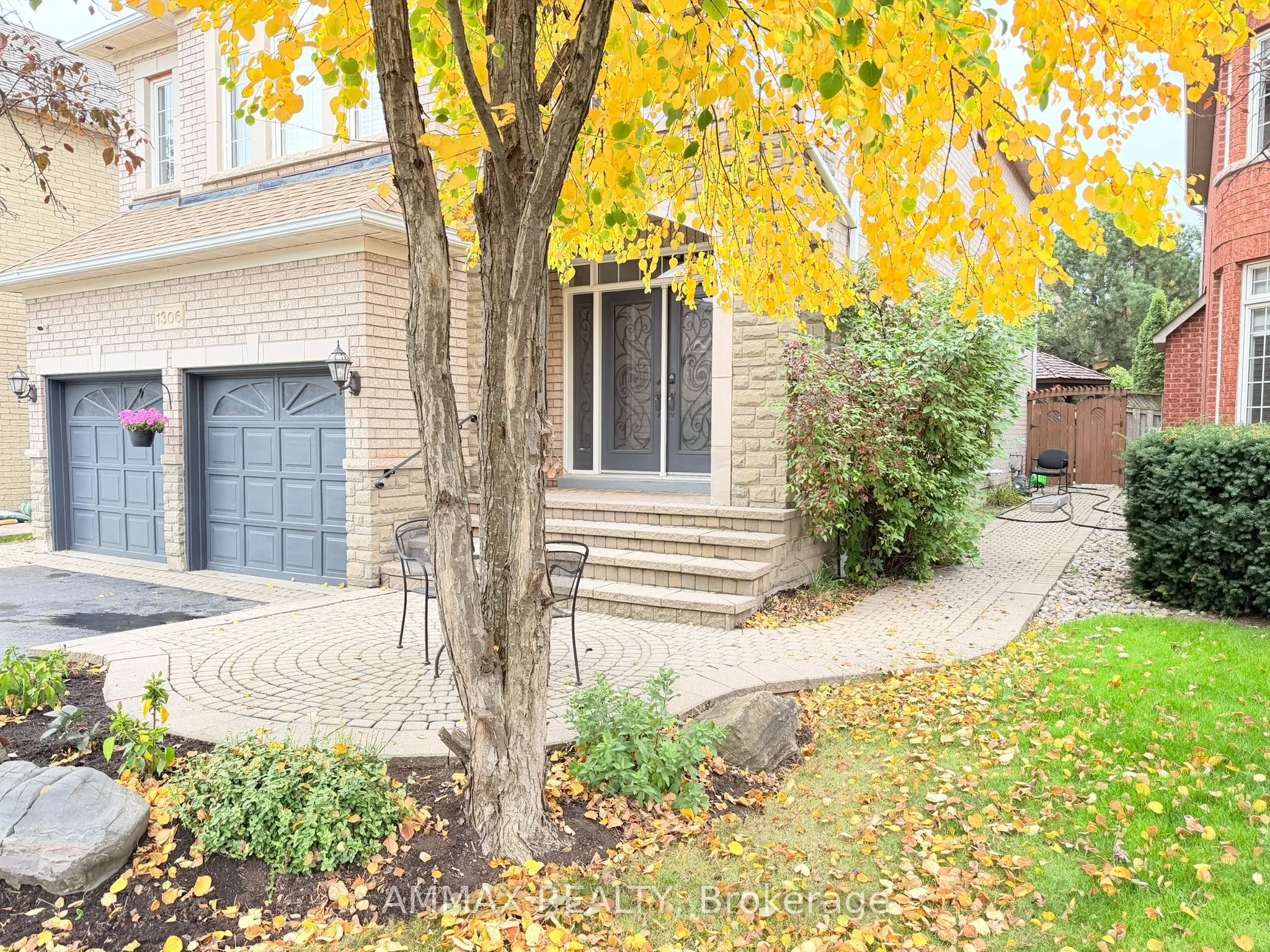 1306 Waubanoka Way