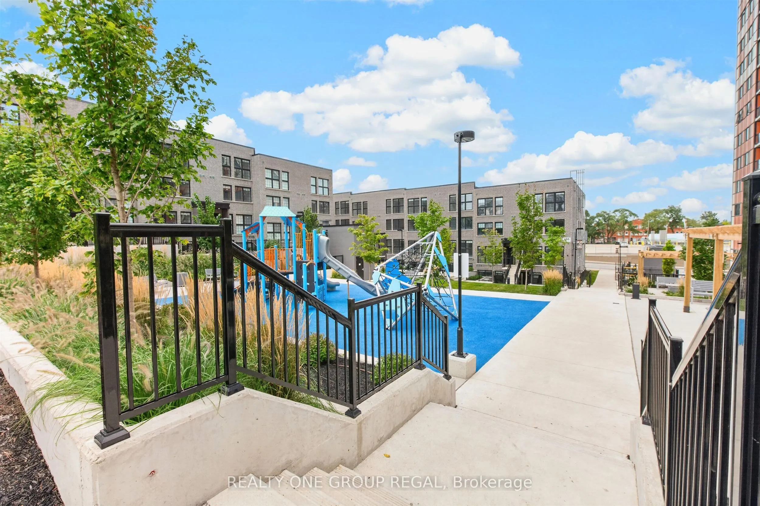 6 Foundry Avenue #155