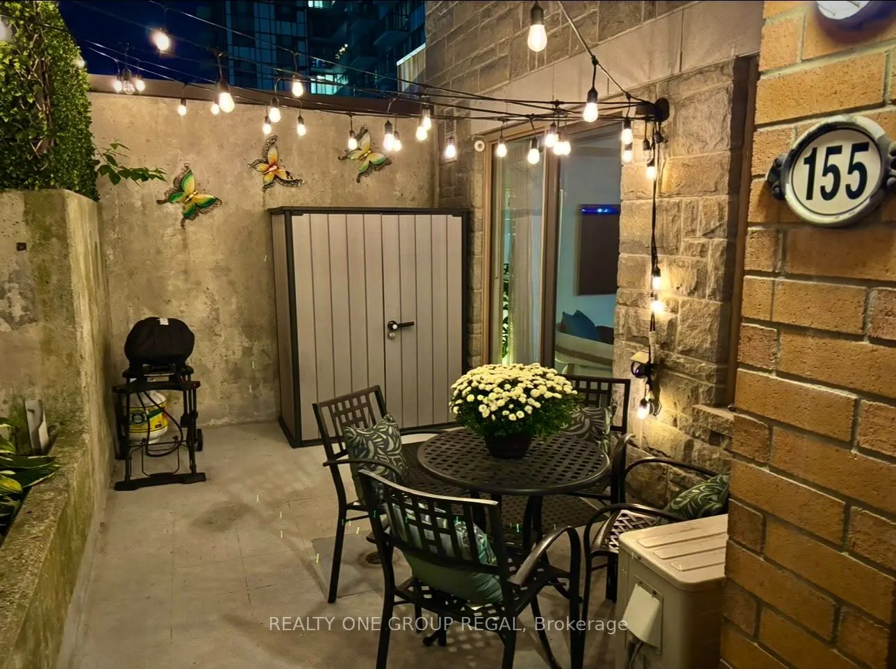 6 Foundry Avenue #155