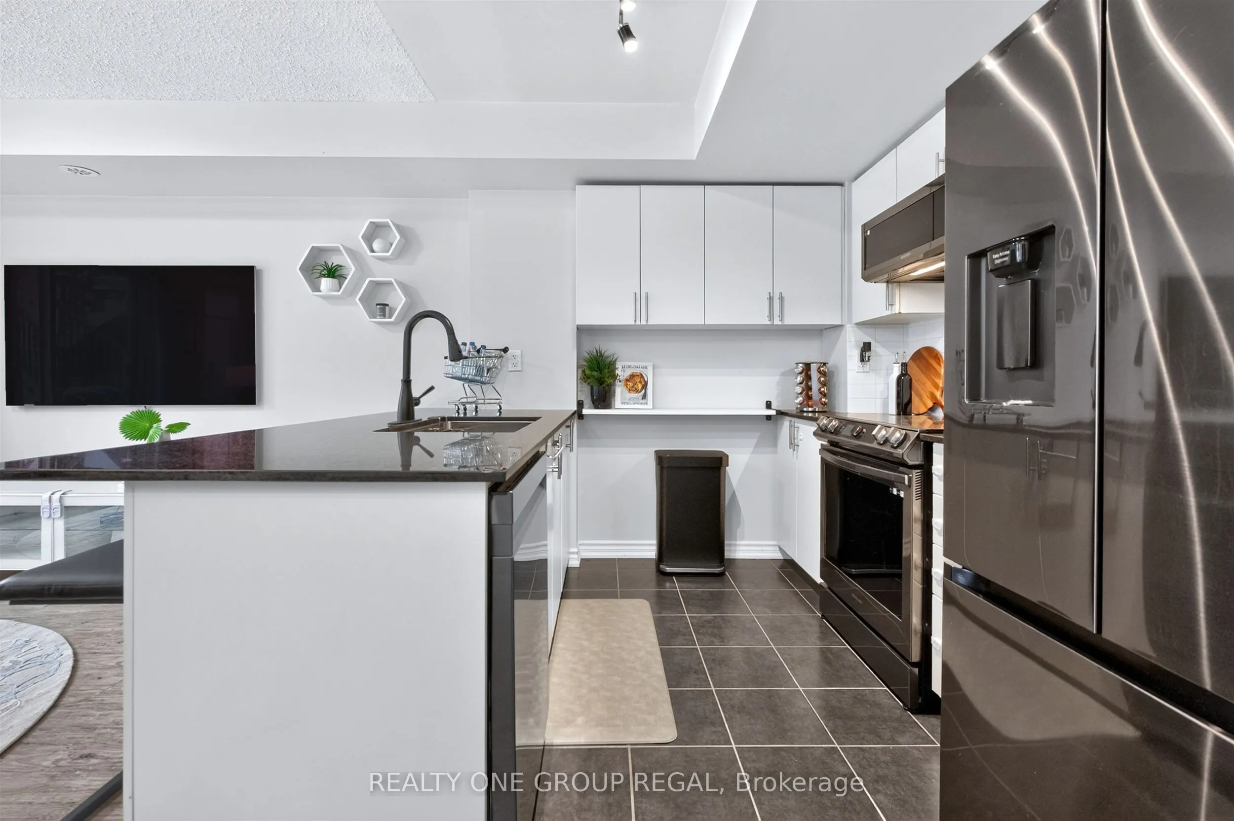 6 Foundry Avenue #155