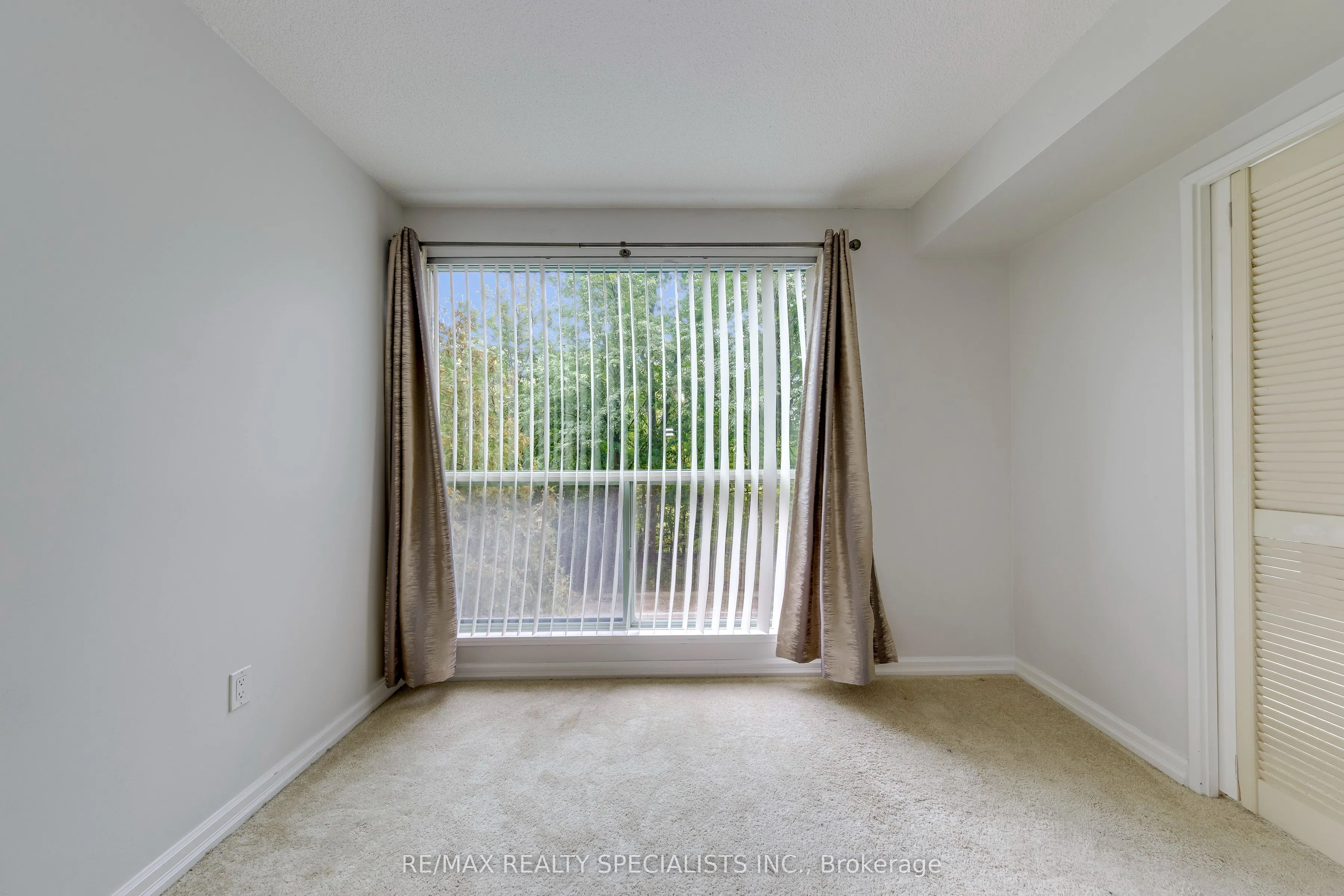 2155 Burnhamthorpe Road W #212