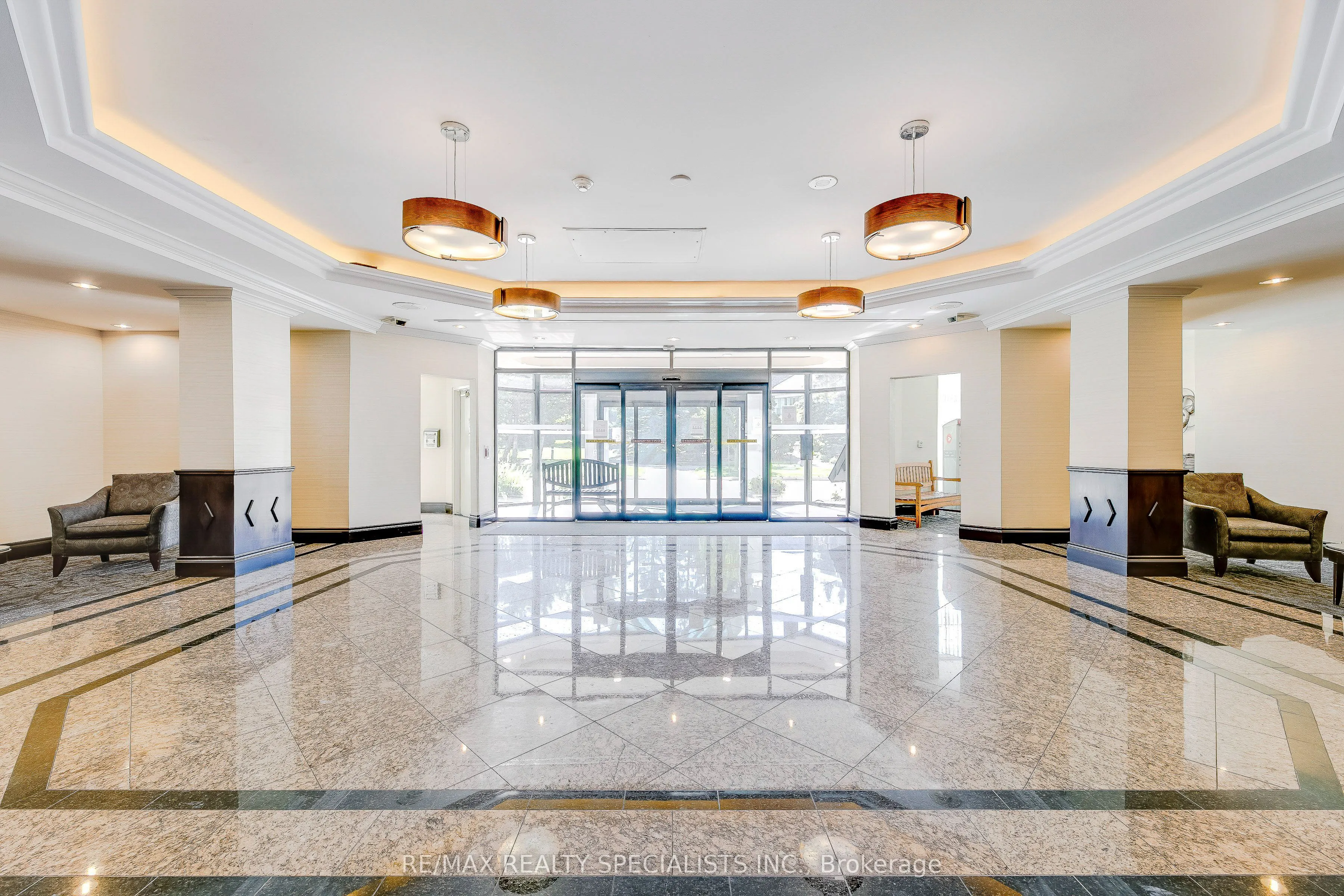 2155 Burnhamthorpe Road W #212