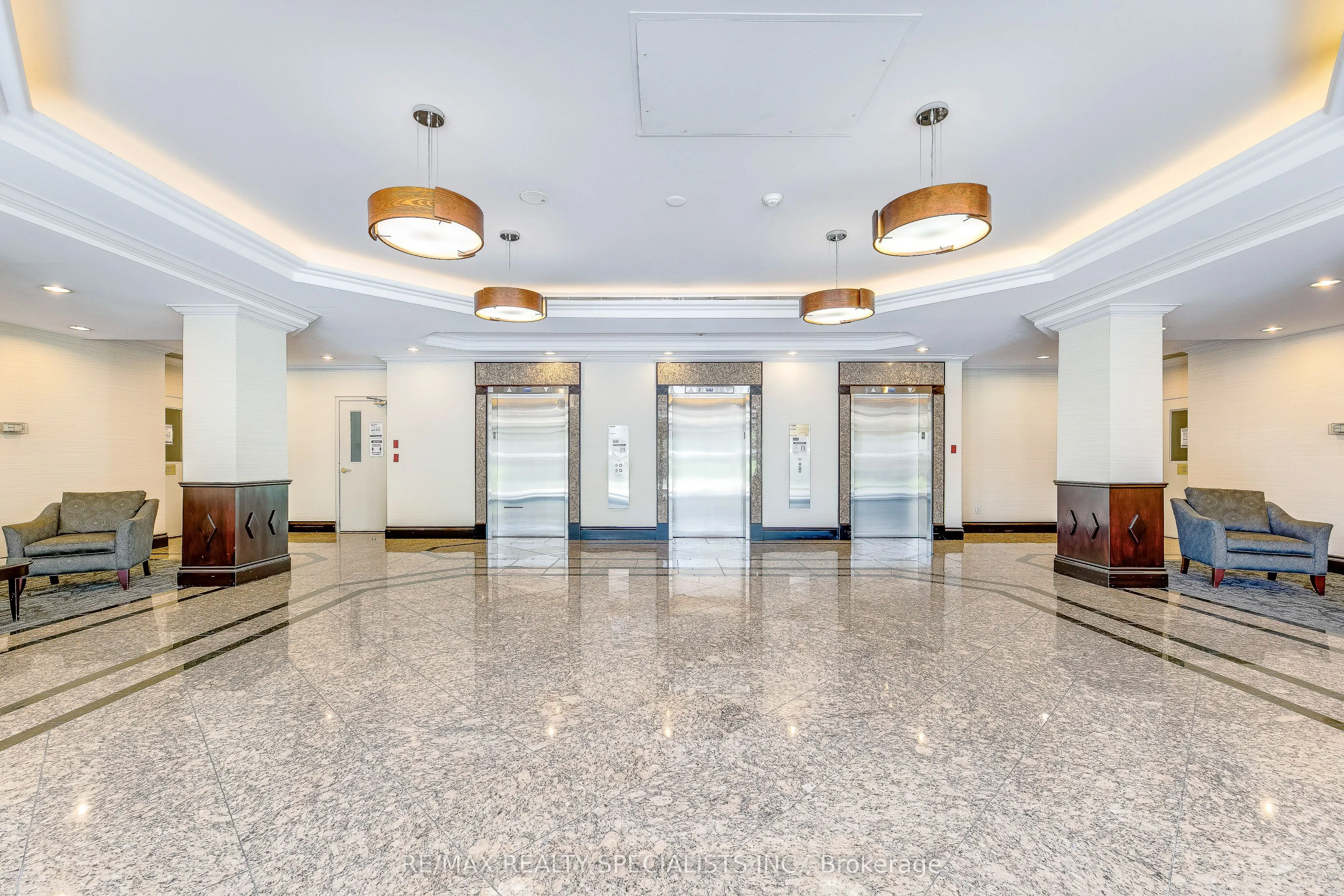 2155 Burnhamthorpe Road W #212